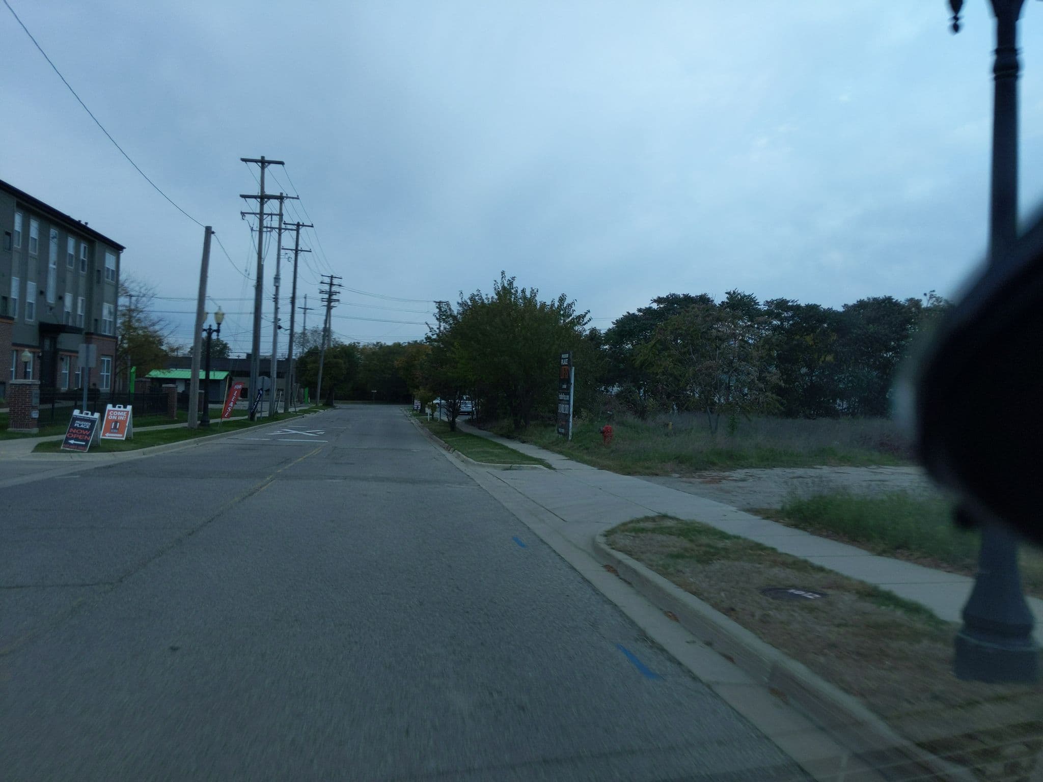 Street view near Boulevard Suites, Lansing — © treestryder (CC BY-SA · Mapillary)