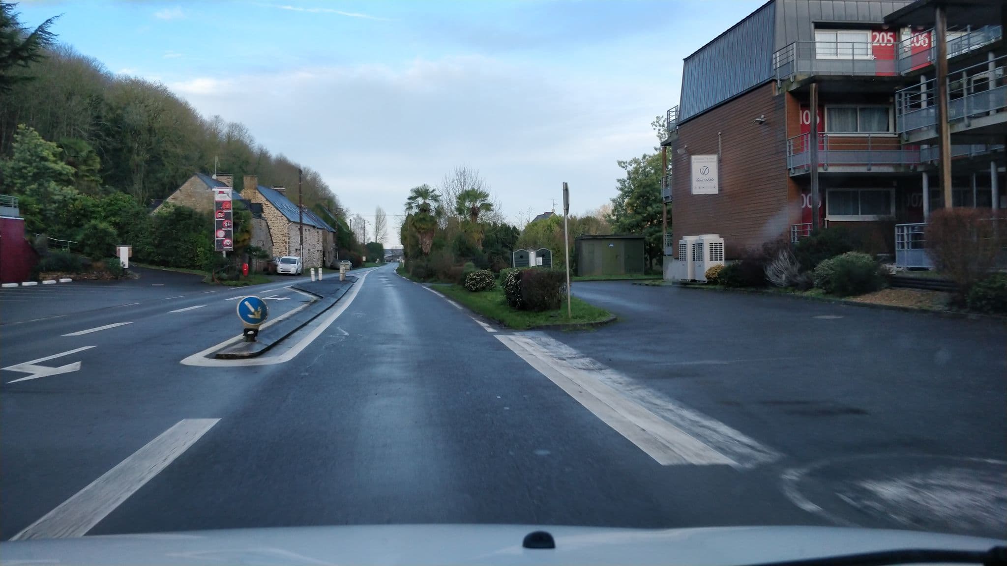 Street view near Résidence MMV Le Domaine du Mont, Roz-sur-Couesnon — © mgageo (CC BY-SA · Mapillary)