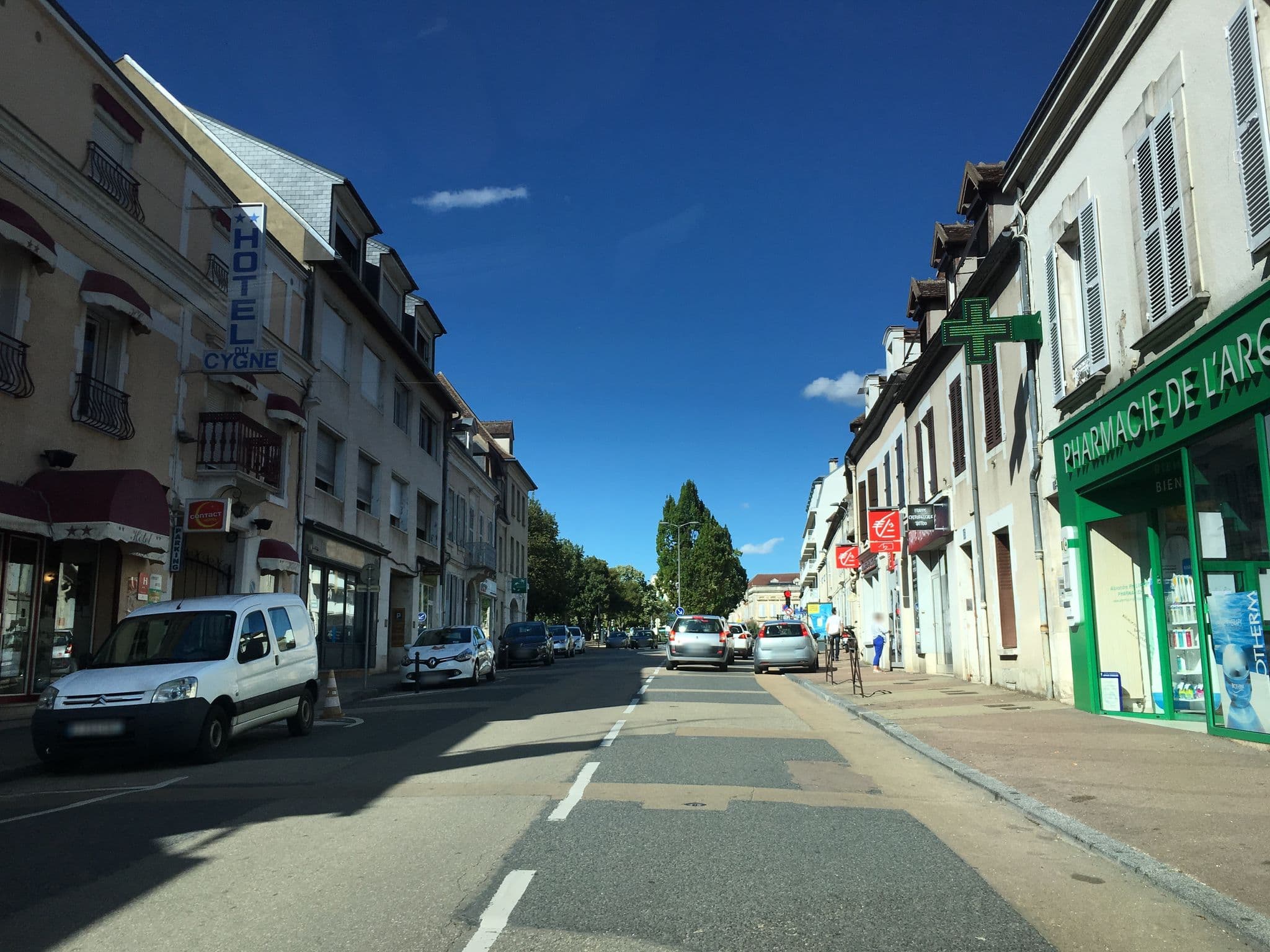 Street view near Hôtel du Cygne, Auxerre — © cquest (CC BY-SA · Mapillary)