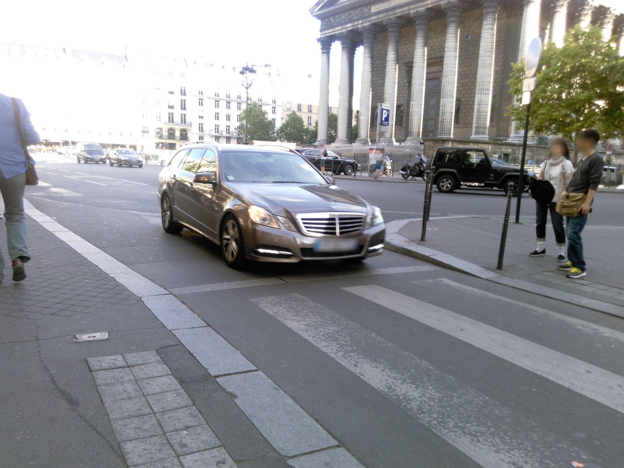 Street view near New Hotel Roblin, Paris 08 Élysée