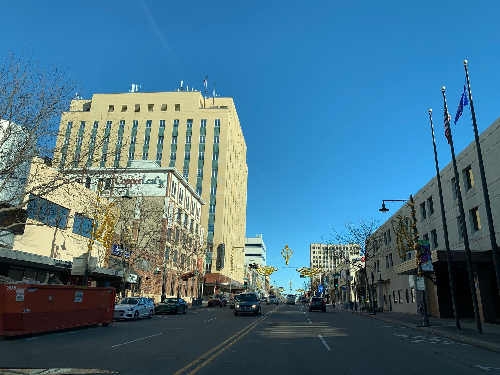 Street view near Radisson Paper Valley Hotel, Appleton — © danadci (CC BY-SA · Mapillary)