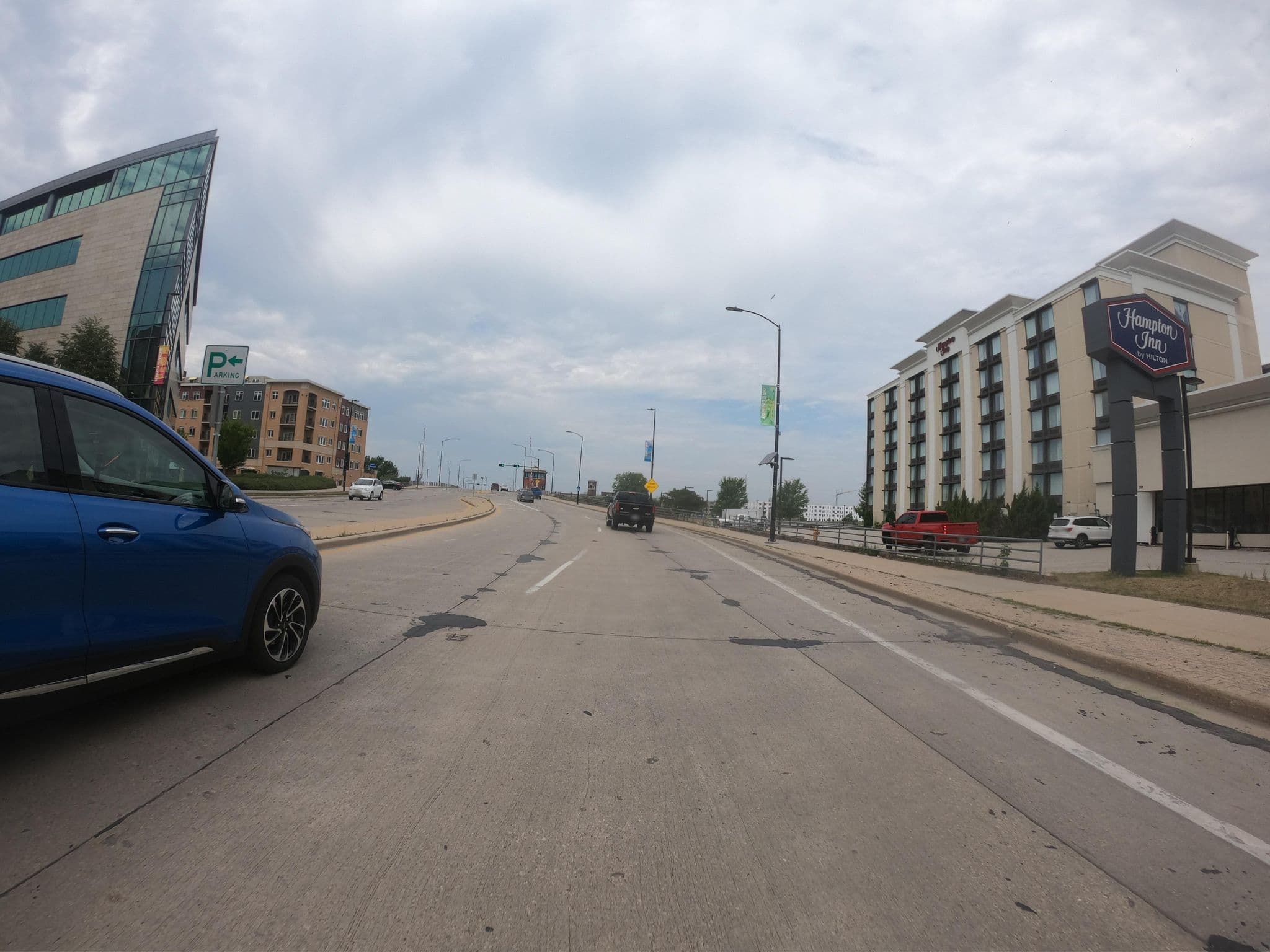Street view near Clarion Hotel, Green Bay — © theman (CC BY-SA · Mapillary)