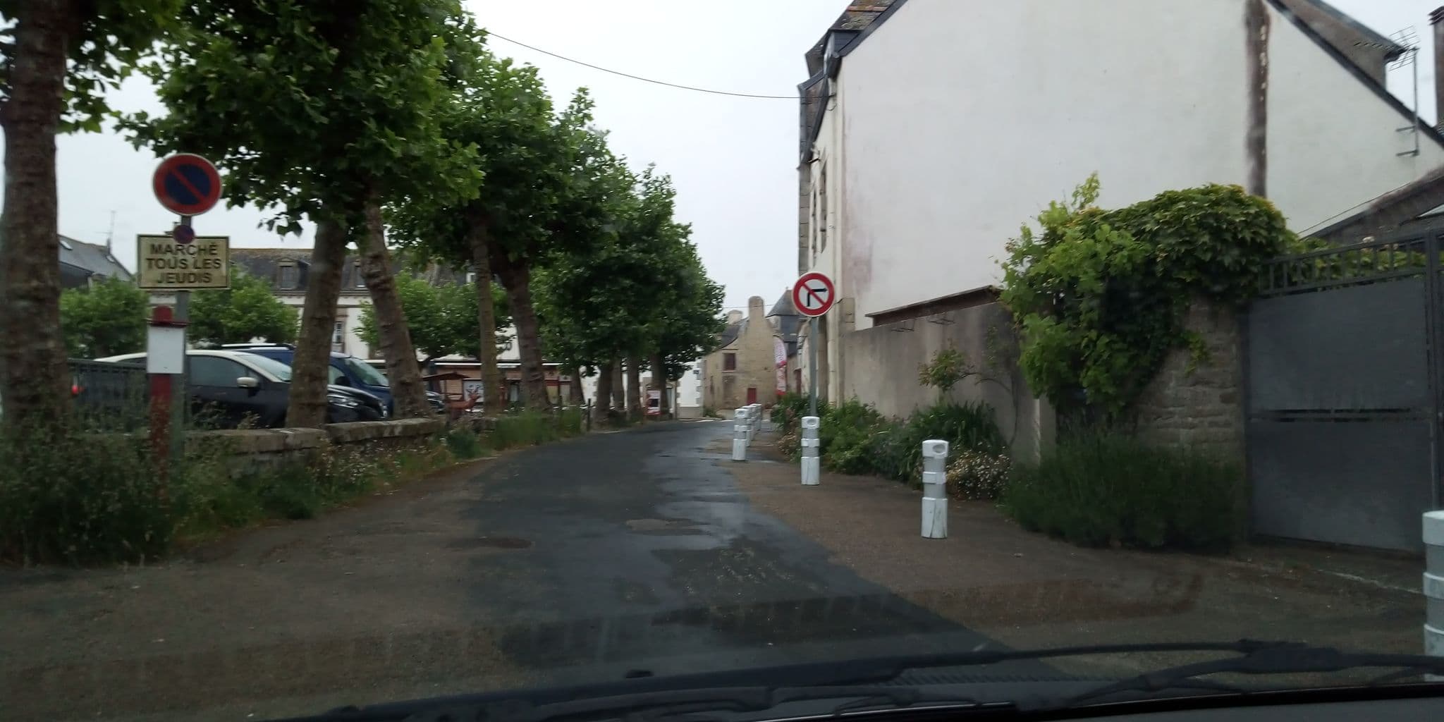 Street view near La Glyciniere, Pont-Croix — © sceric (CC BY-SA · Mapillary)