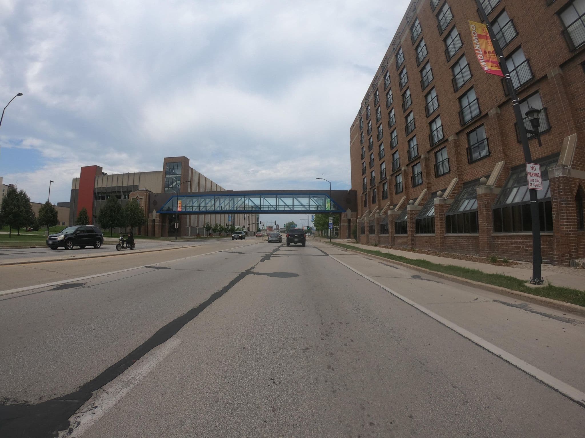 Street view near Hyatt on Main, Green Bay — © theman (CC BY-SA · Mapillary)
