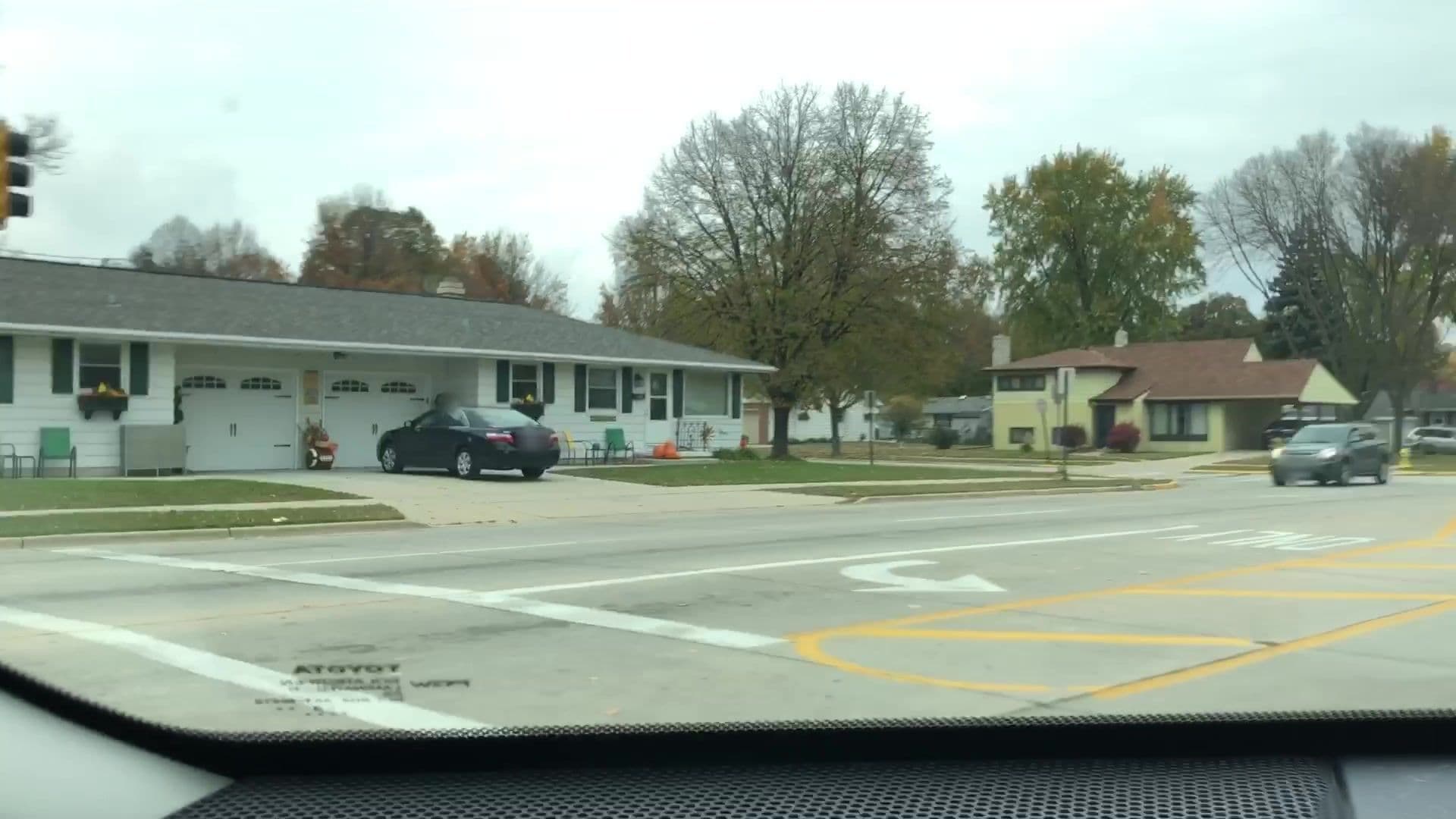 Street view near Under the Lights of Lambeau, Ashwaubenon — © lvl5 (CC BY-SA · Mapillary)