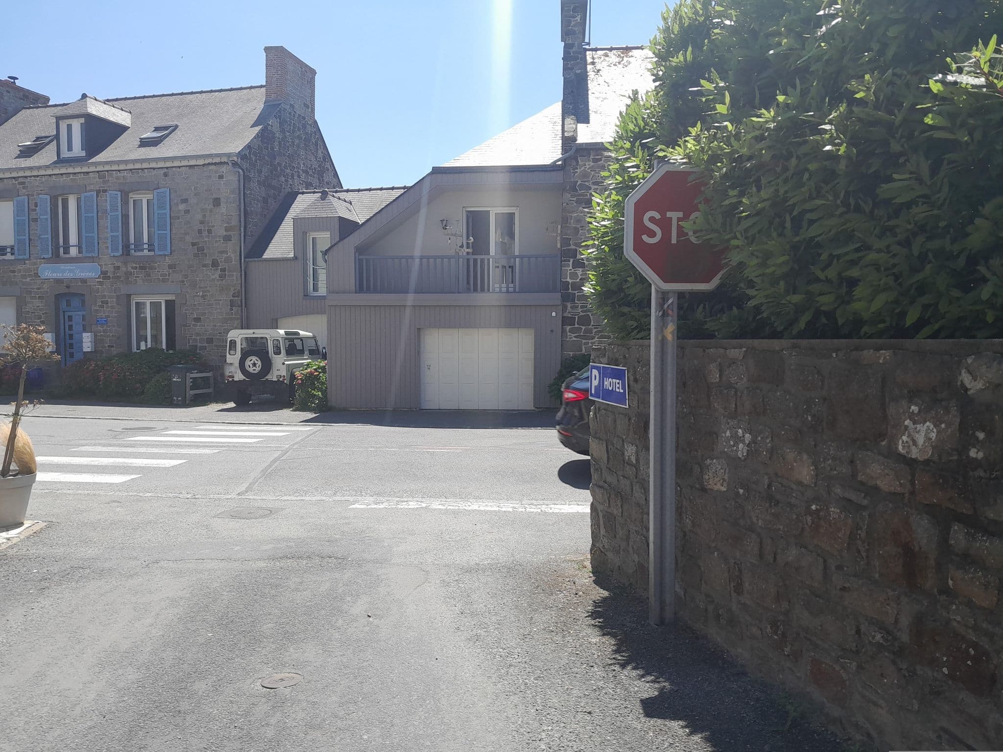 Street view near Le Bretagne, Le Vivier-sur-Mer — © hautetension08 (CC BY-SA · Mapillary)