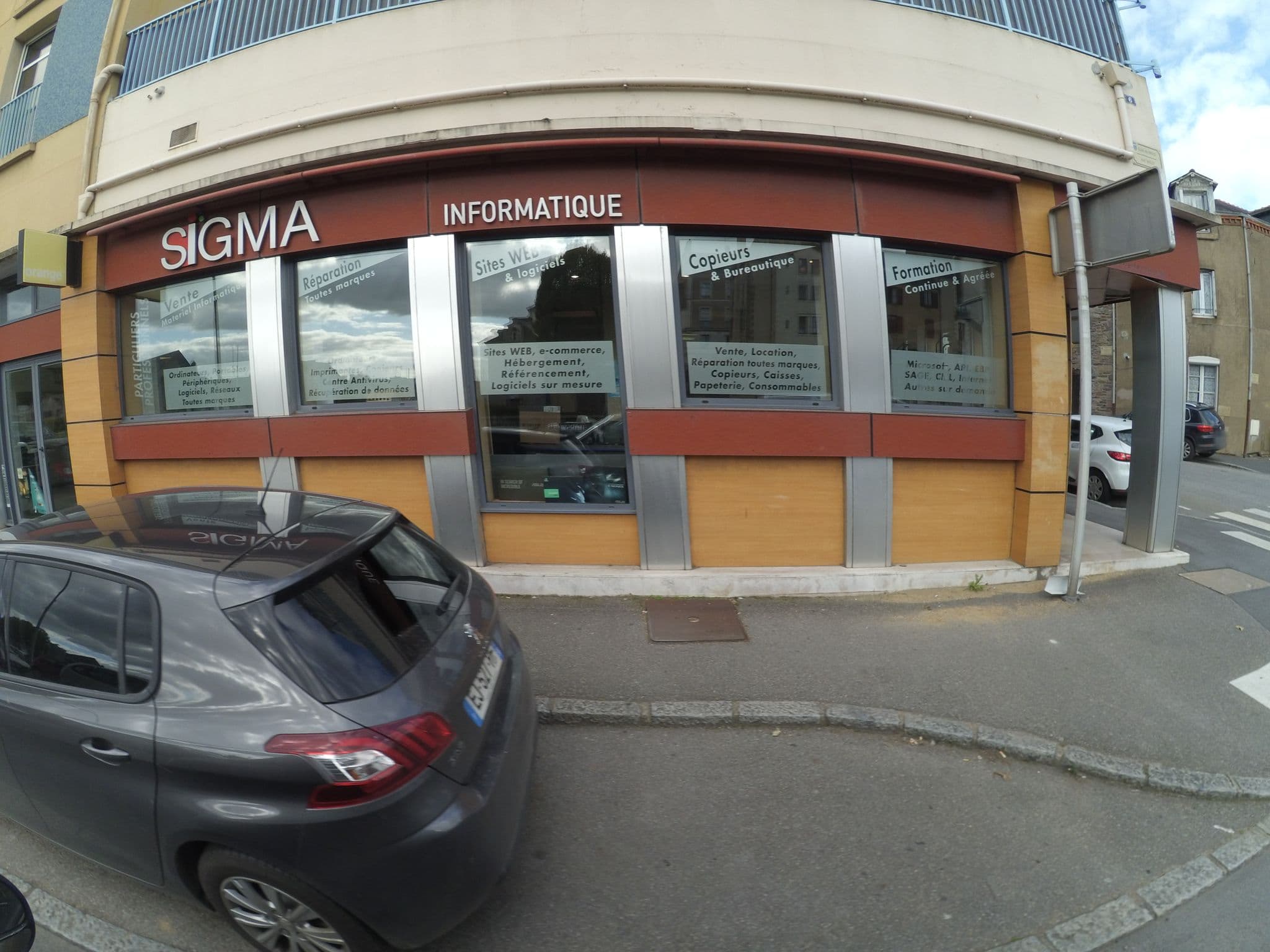 Street view near Le France, Redon — © stephanep (CC BY-SA · Mapillary)
