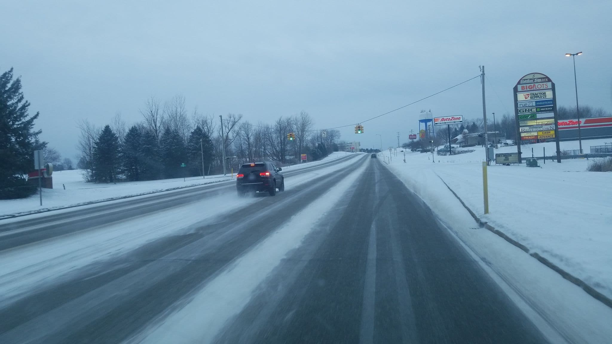 Street view near Paris Motel, Big Rapids — © jbthemilker (CC BY-SA · Mapillary)