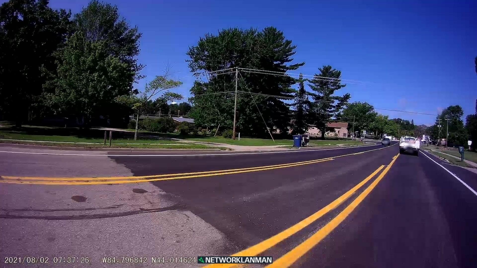 Street view near Blackies Cabins, Clare — © networklanman (CC BY-SA · Mapillary)