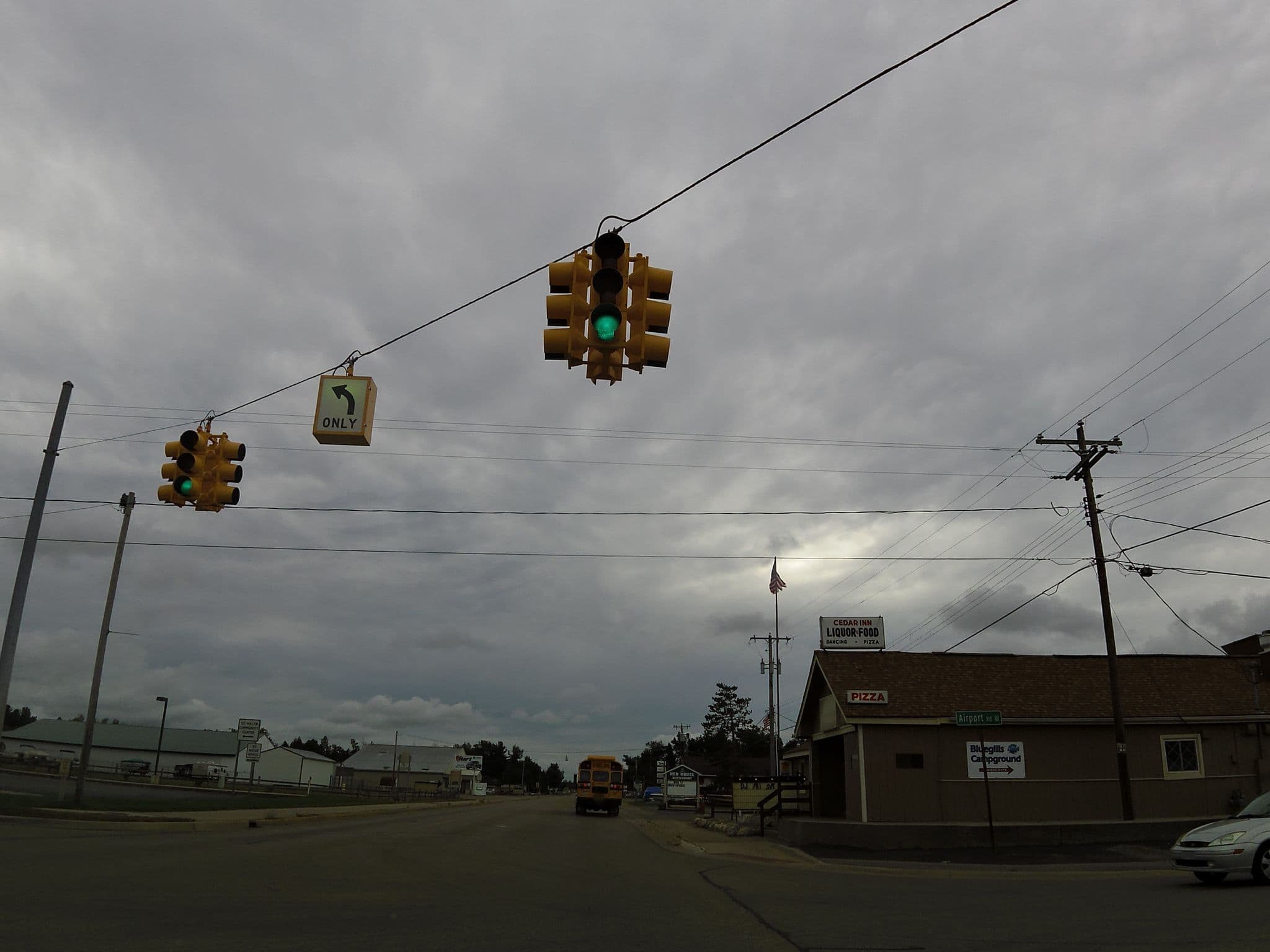 Street view near Cedar Inn, Saint Helen — © chuck (CC BY-SA · Mapillary)