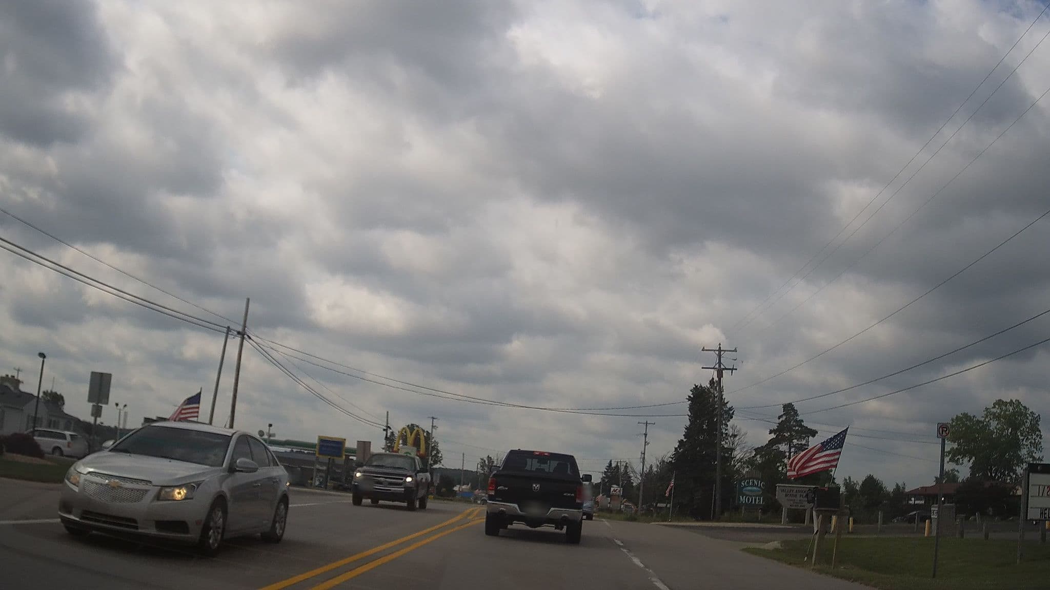 Street view near Rose City Café, Saint Helen — © markscalf (CC BY-SA · Mapillary)