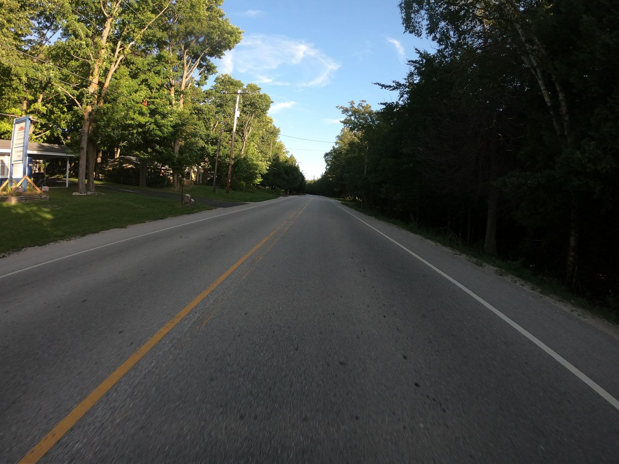 Street view near Baileys Sunset Motel & Cottages, Sturgeon Bay — © theman (CC BY-SA · Mapillary)