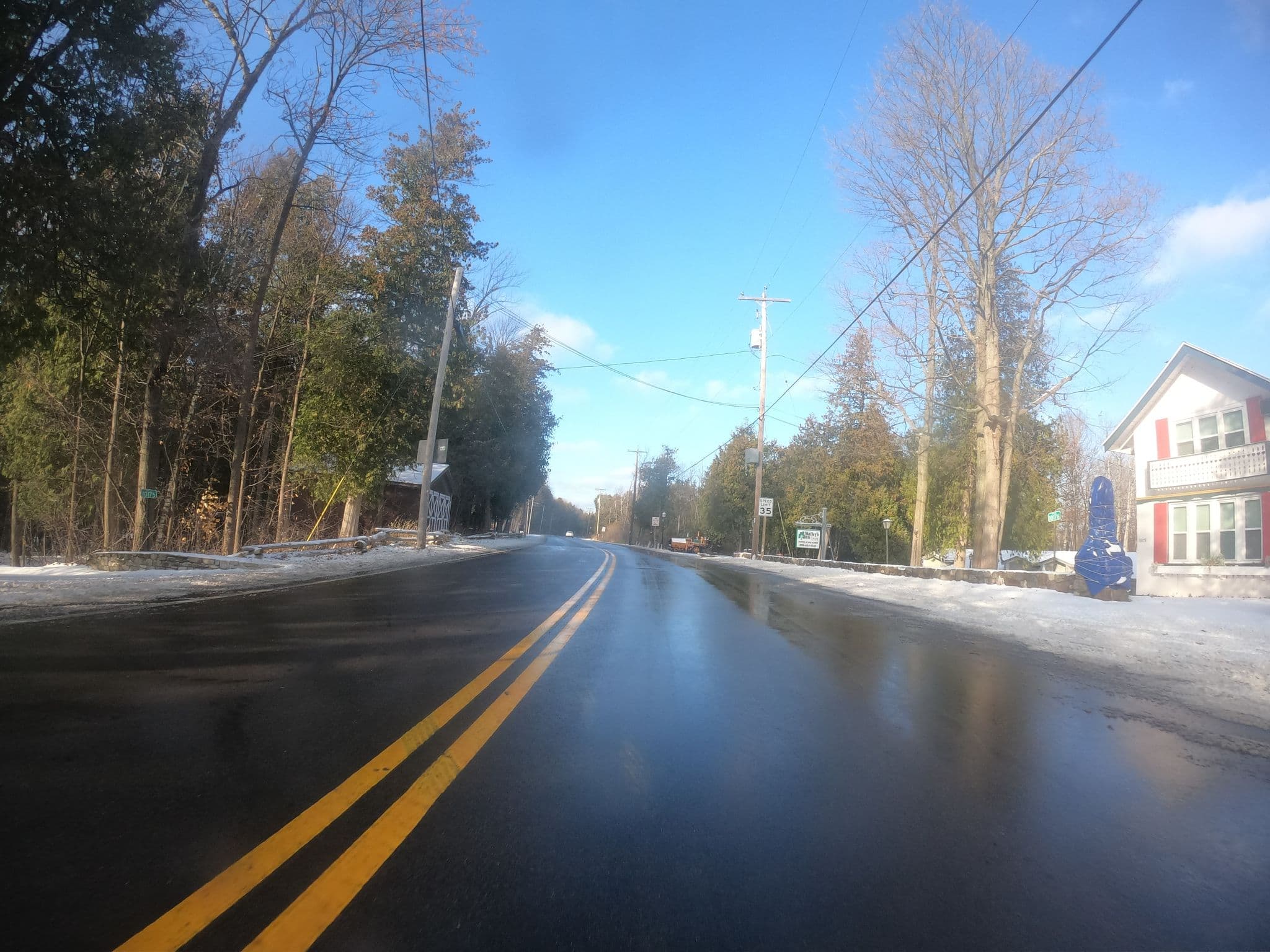 Street view near Trollhaugen Lodge, Menominee — © theman (CC BY-SA · Mapillary)