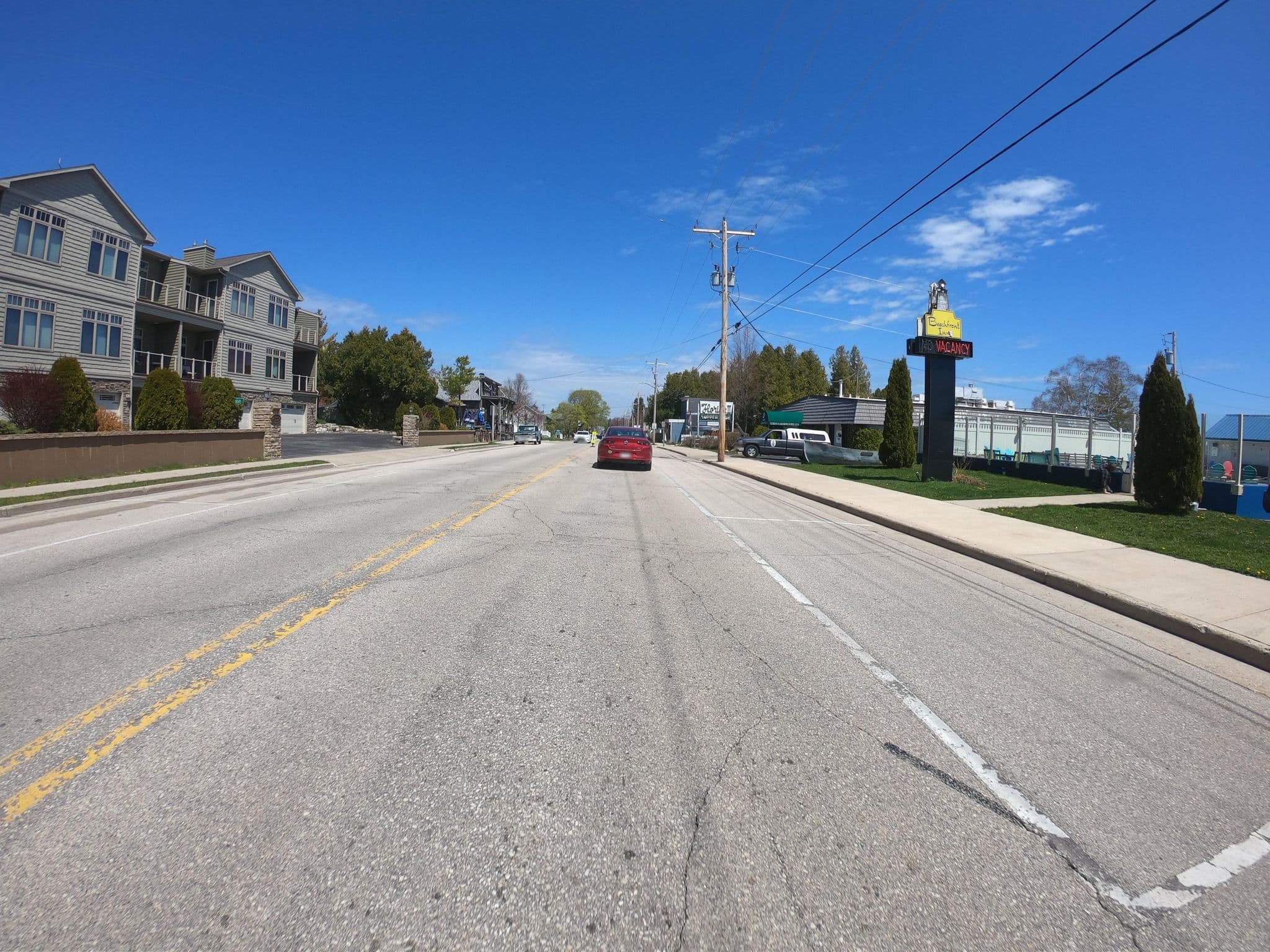 Street view near Beachfront Inn, Sturgeon Bay — © theman (CC BY-SA · Mapillary)