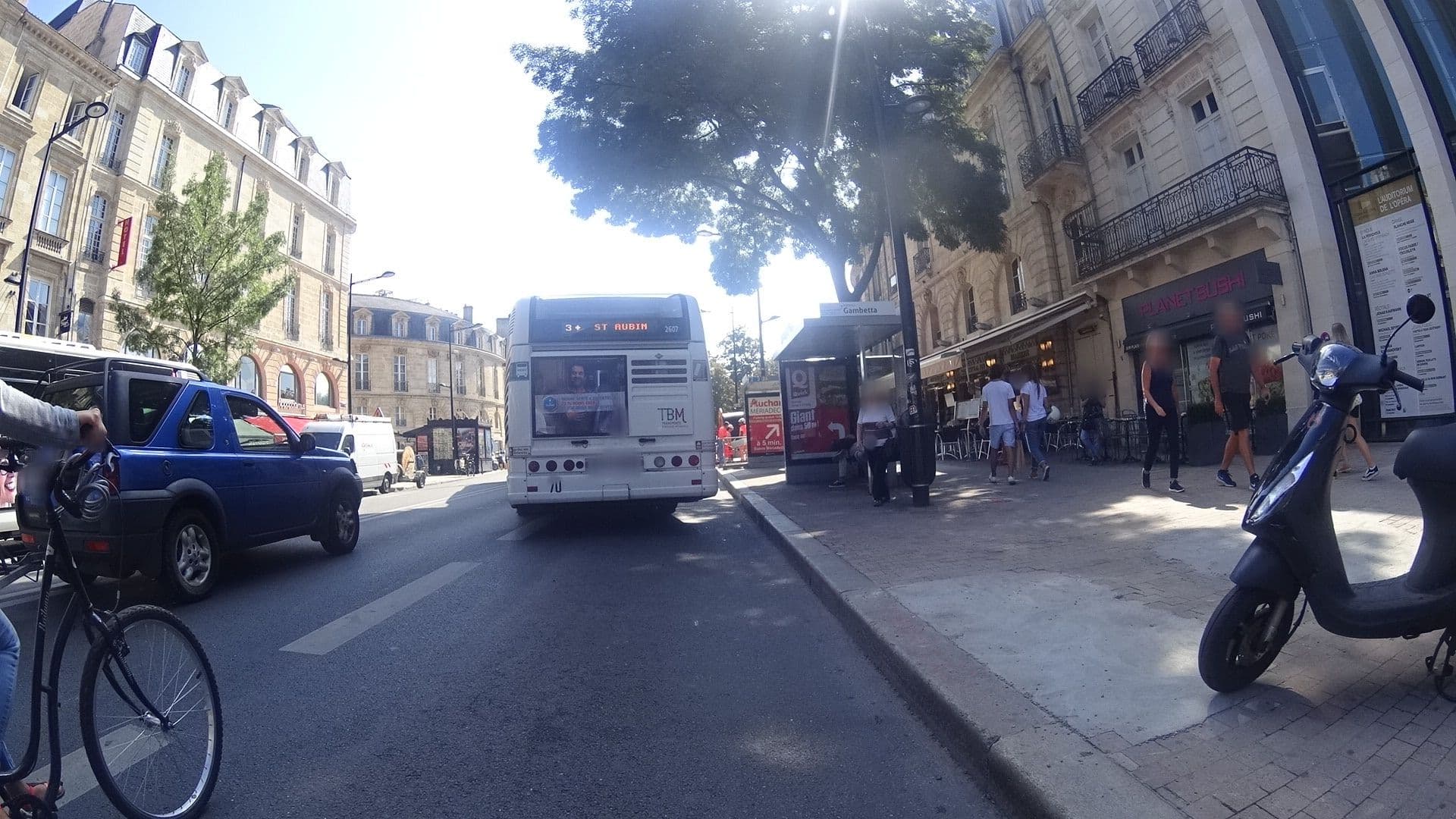 Street view near Bordeaux Clémenceau by HappyCulture, Bordeaux — © Teritorio (CC BY-SA · Mapillary)