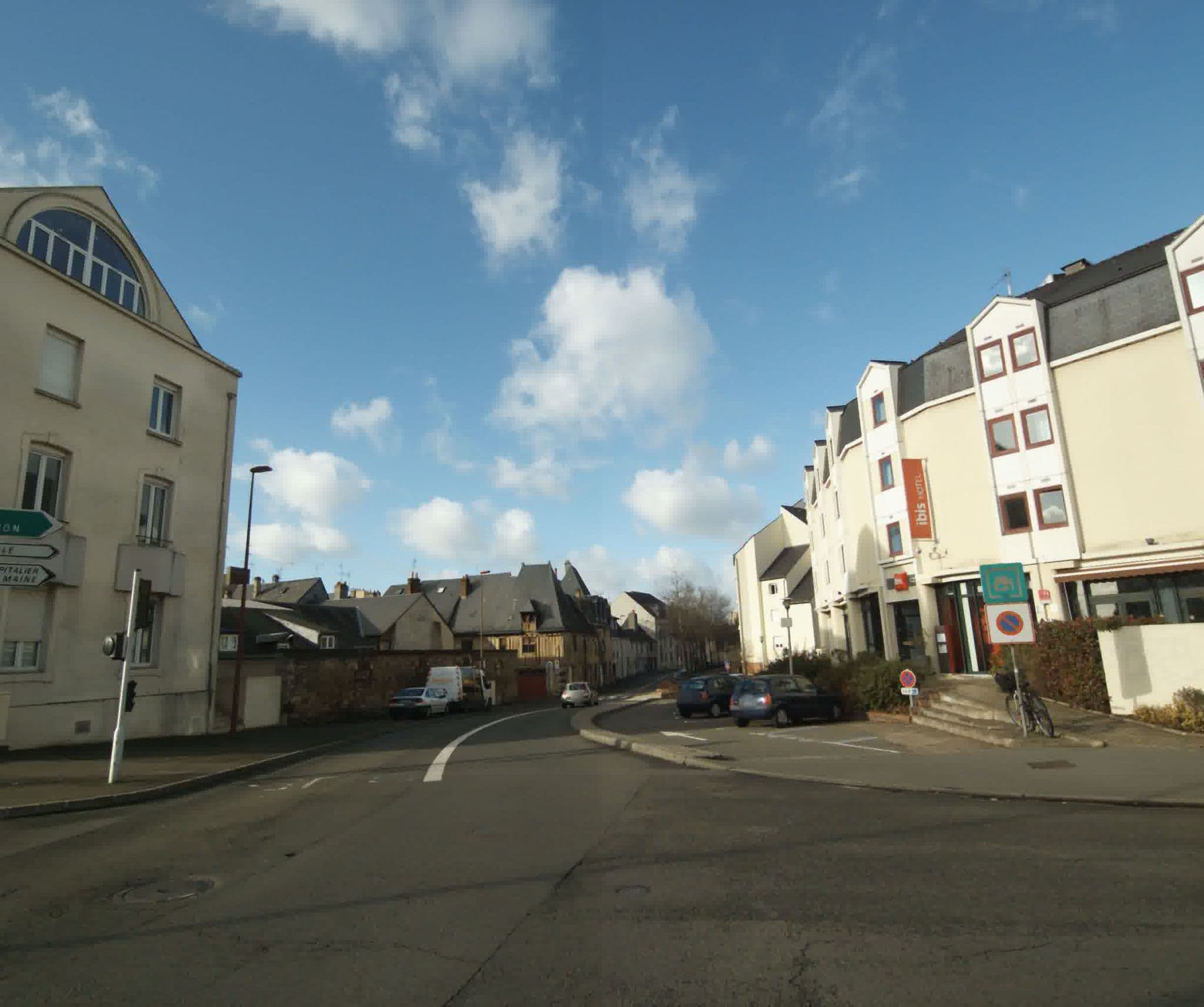 Street view near B&B Hotel, Le Mans — © sogefi (CC BY-SA · Mapillary)