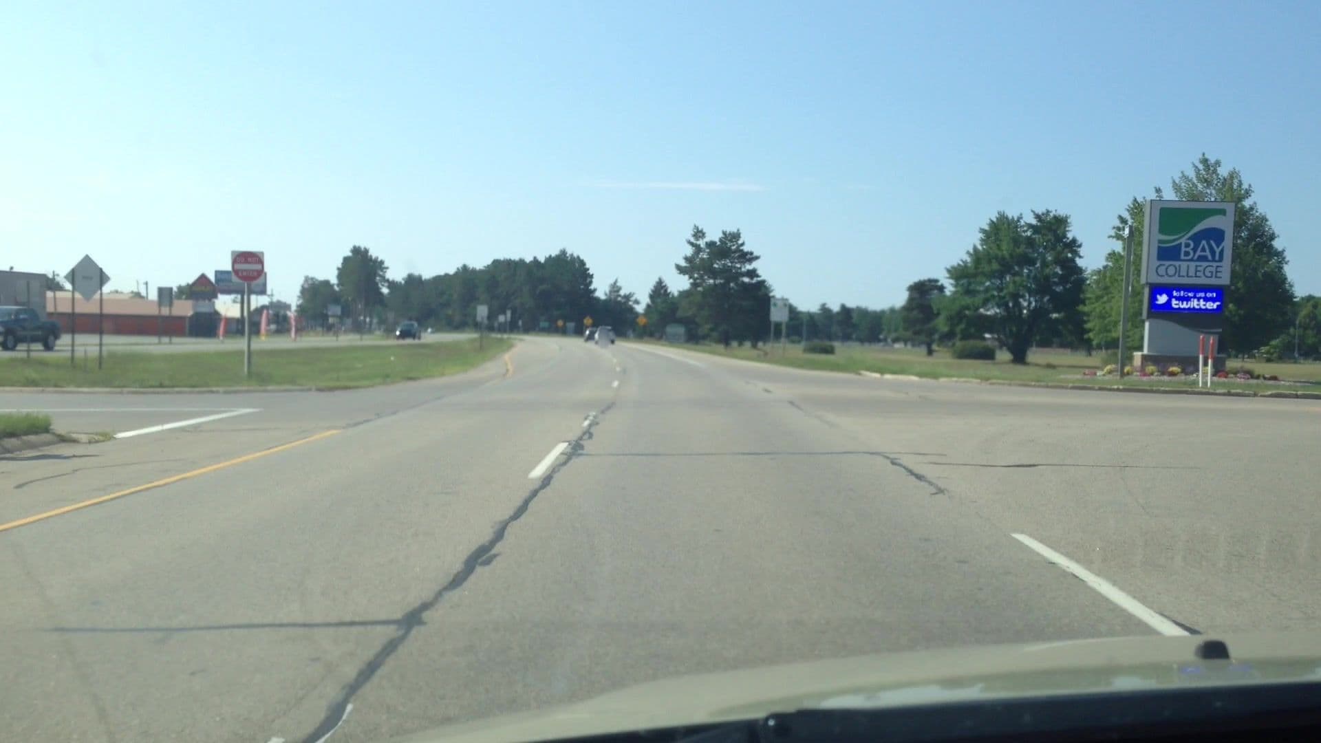 Street view near Econo Lodge, Escanaba — © lvl5 (CC BY-SA · Mapillary)