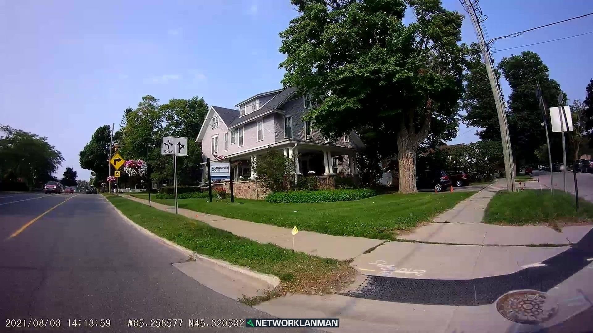 Street view near Aaron's Windy Hill Guest Lodge, Charlevoix — © networklanman (CC BY-SA · Mapillary)