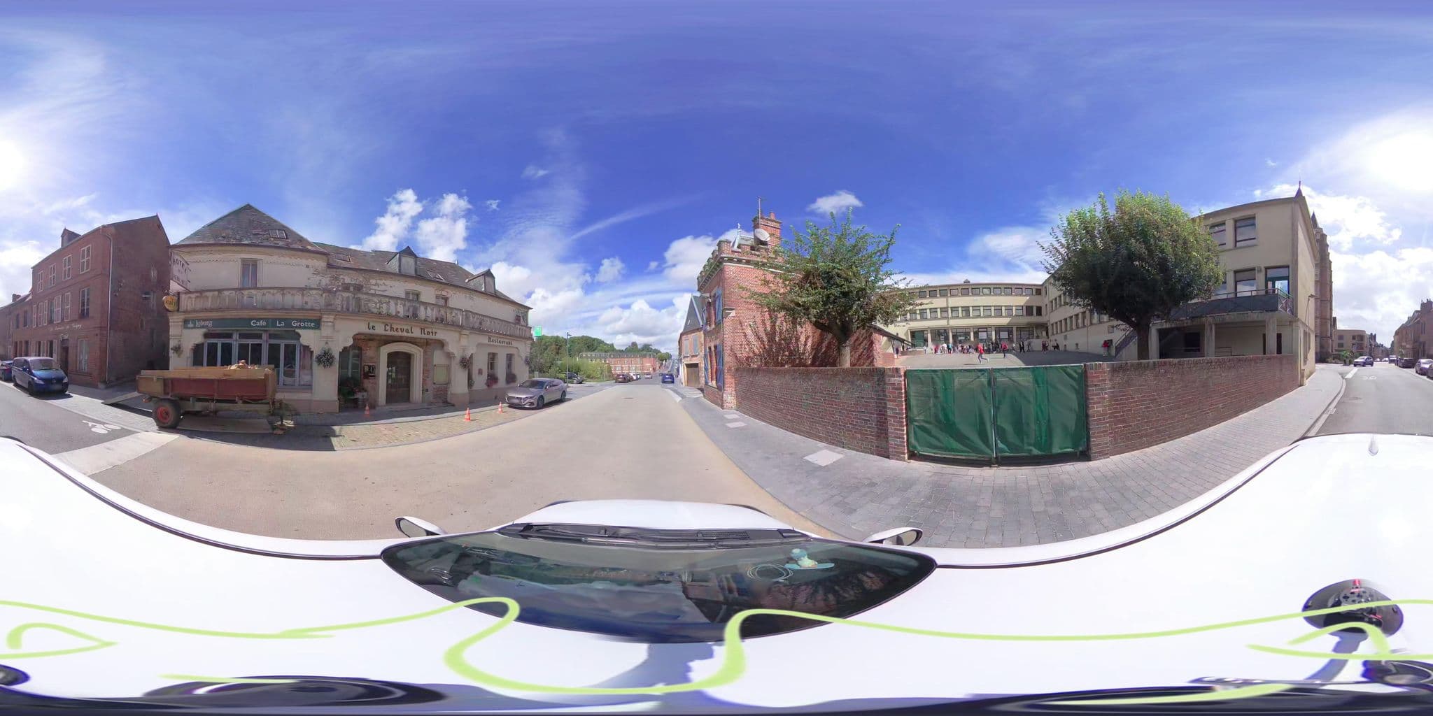 Street view near Le Cheval Noir, Vervins — © atchisson (CC BY-SA · Mapillary)