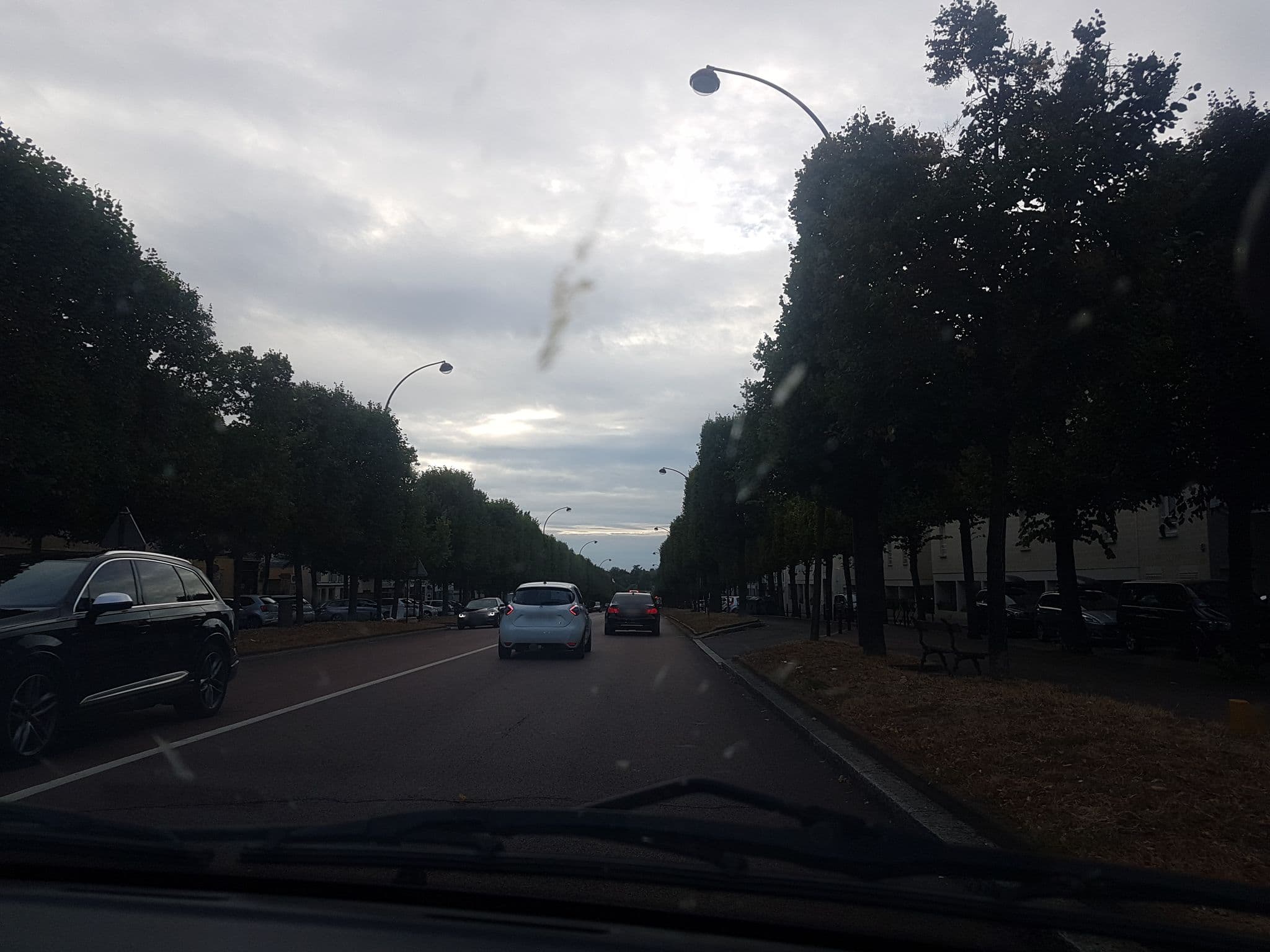 Street view near Novotel, Le Chesnay — © globeur (CC BY-SA · Mapillary)