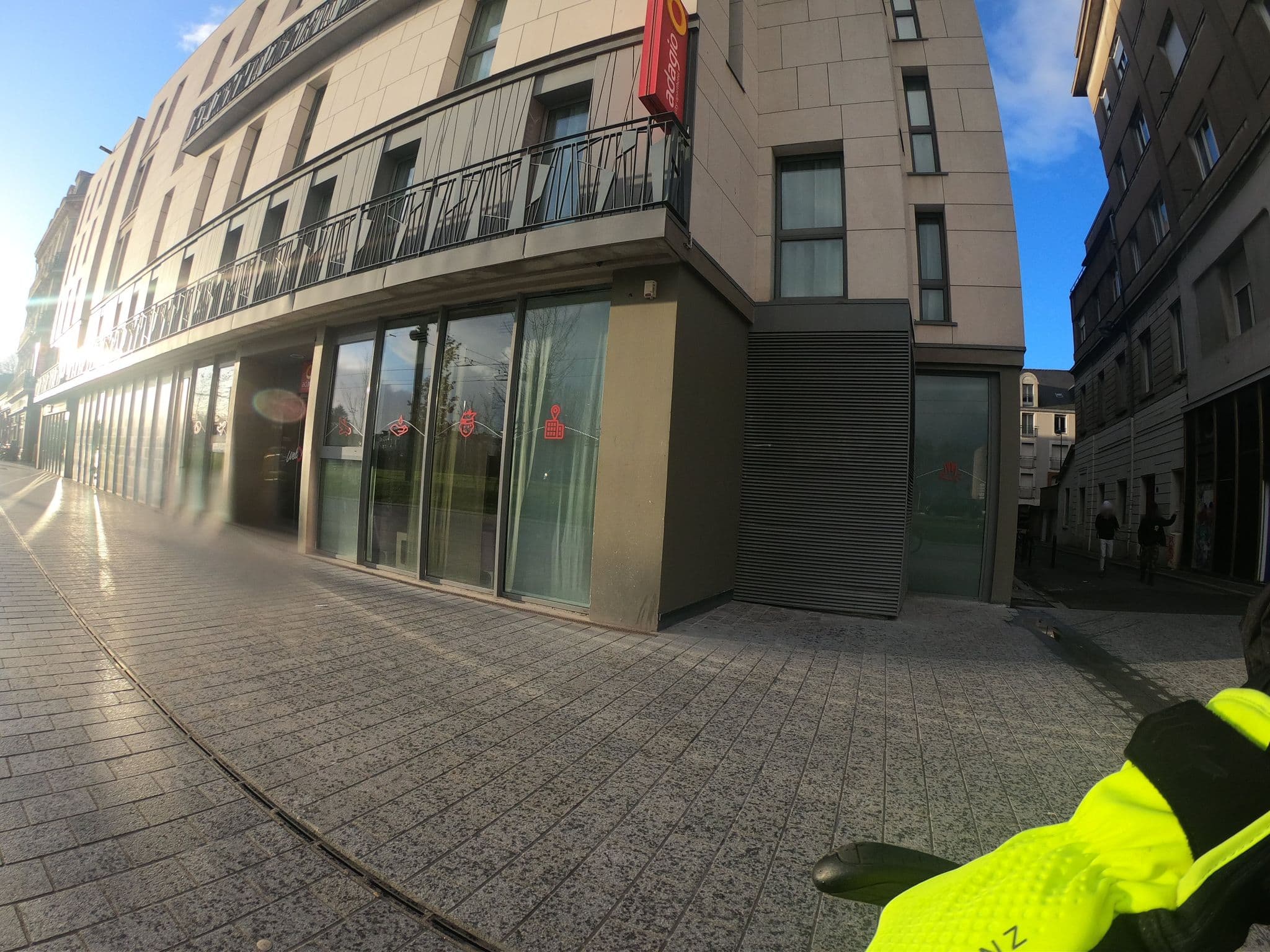 Street view near Cardinal Hôtel, Nantes — © cartocite (CC BY-SA · Mapillary)