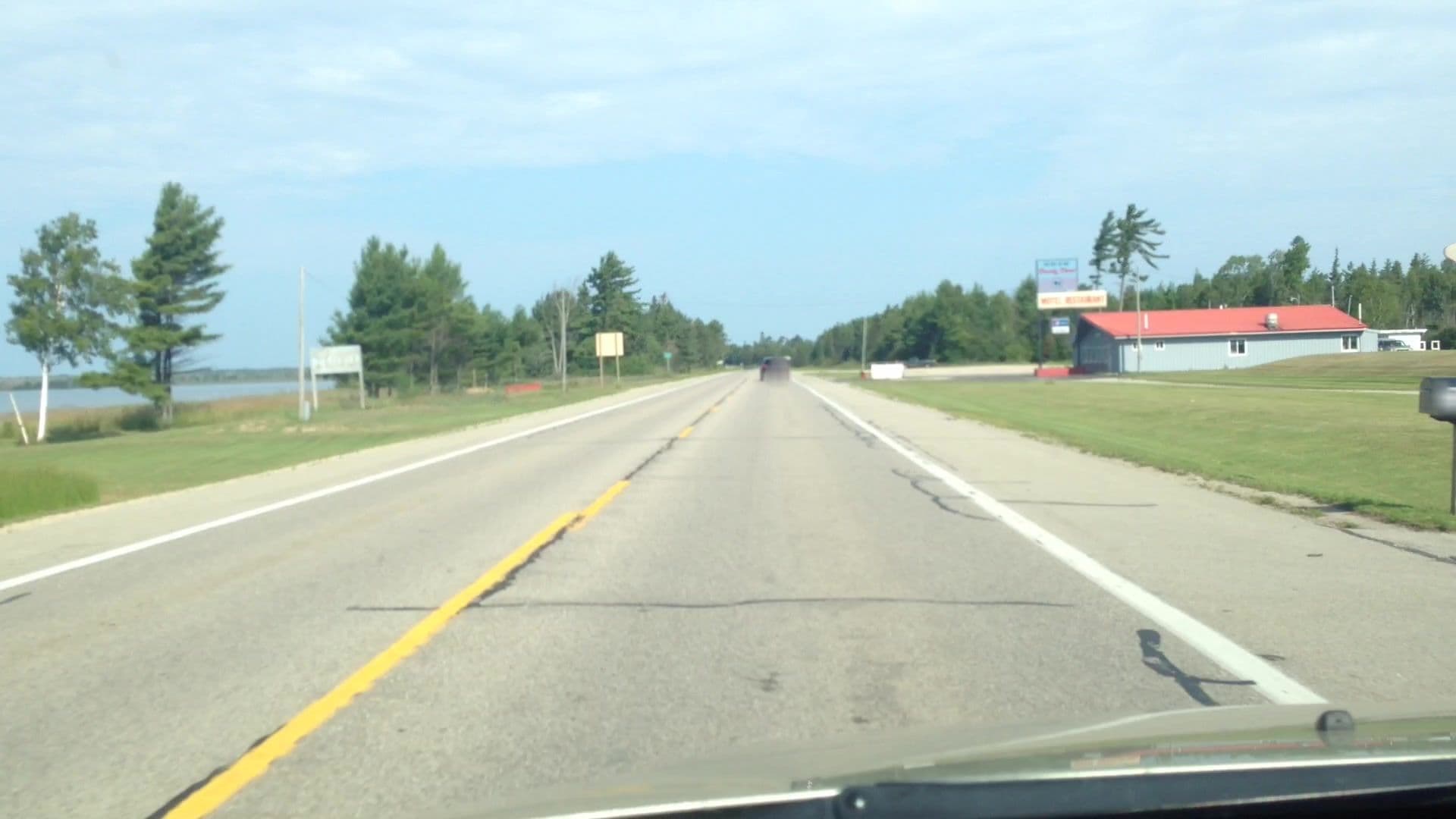 Street view near Tyelene's Motel, Manistique — © lvl5 (CC BY-SA · Mapillary)