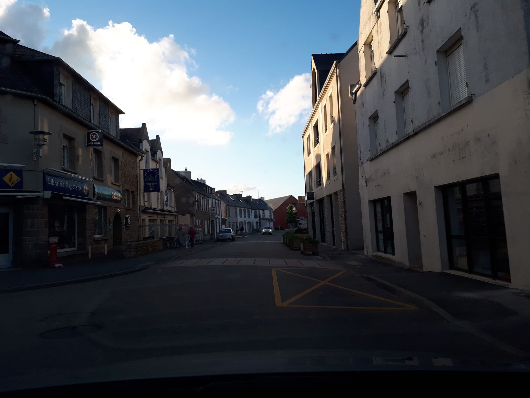 Street view near Hôtel de la Baie de Morlaix, Carantec — © quicky (CC BY-SA · Mapillary)