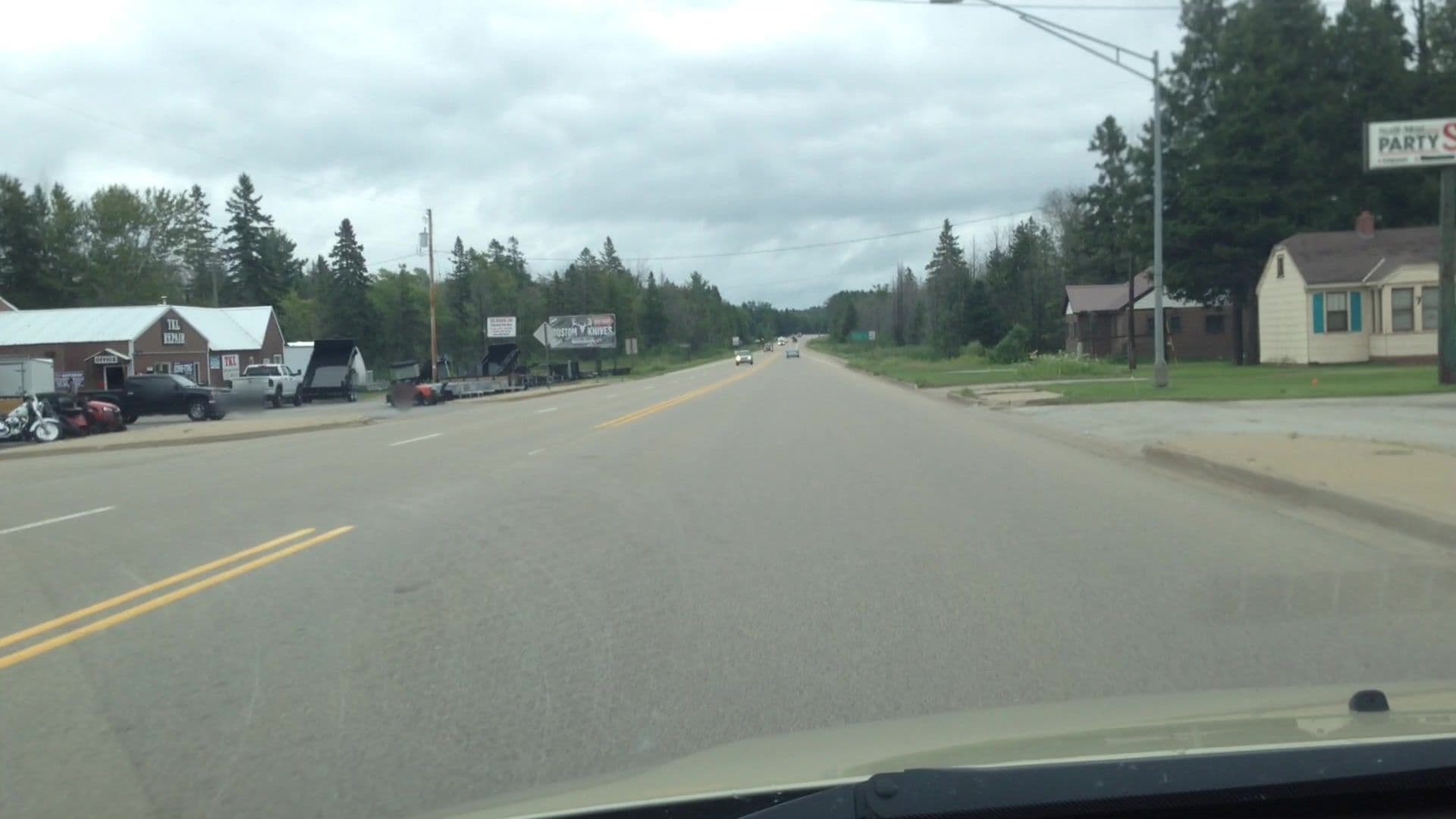 Street view near Sall Mar Resort, Escanaba — © lvl5 (CC BY-SA · Mapillary)
