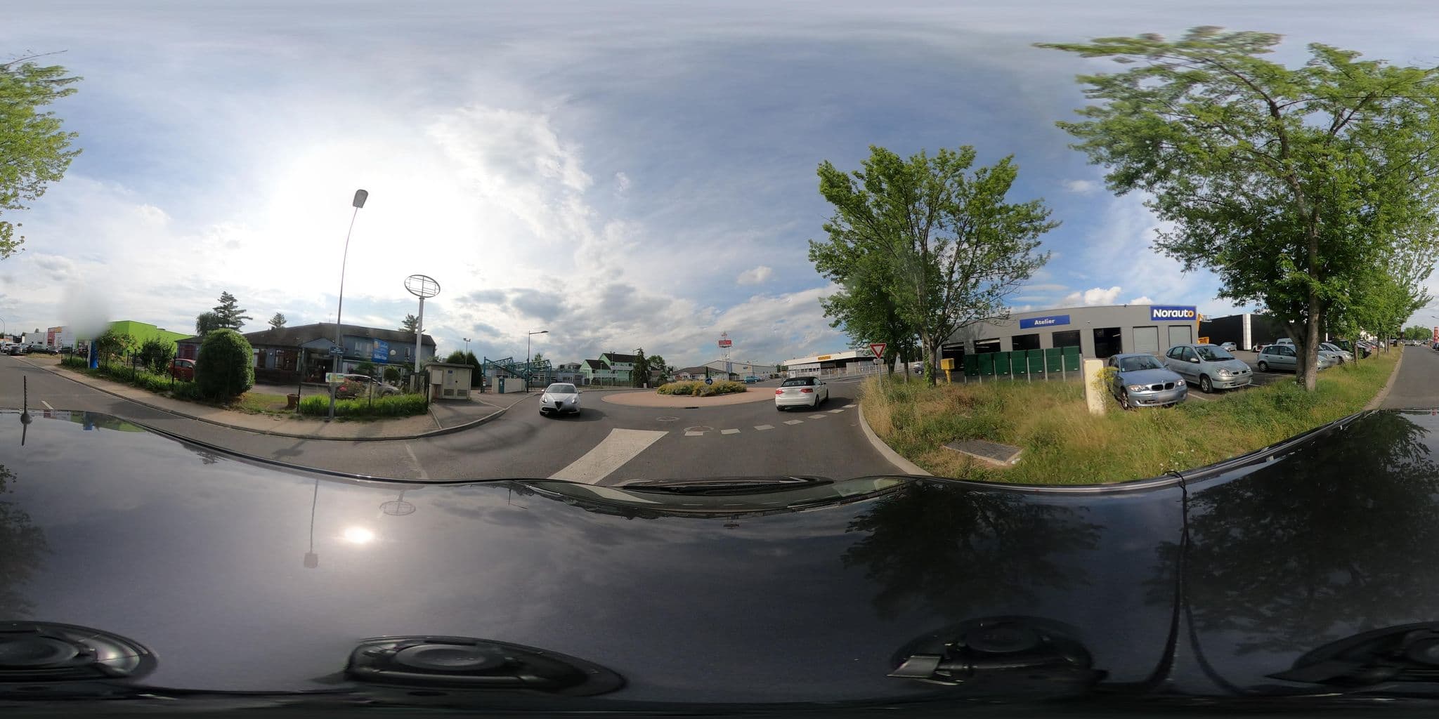Street view near Comfort Hotel, Olivet — © u4y0u (CC BY-SA · Mapillary)