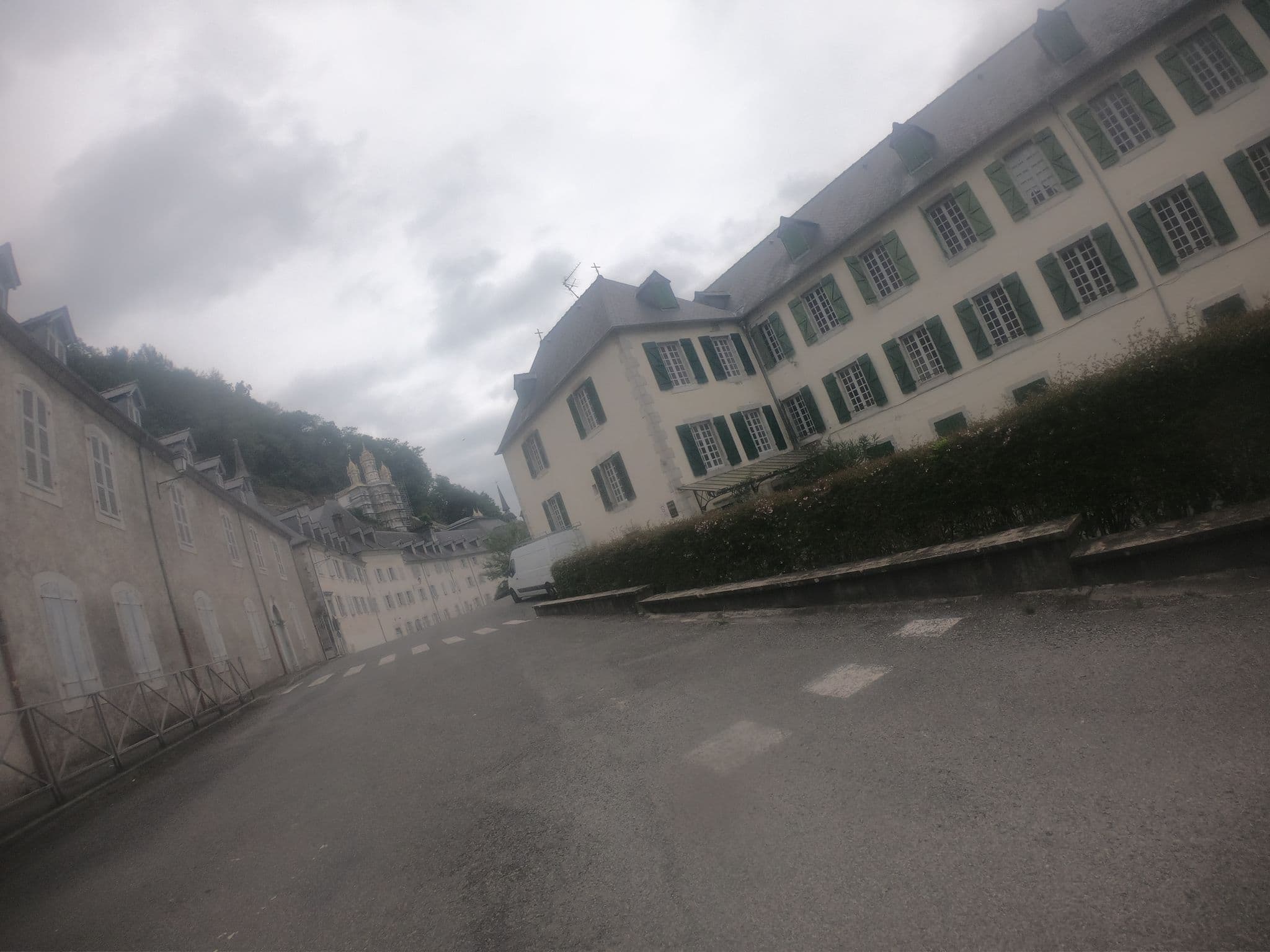 Street view near Accueil Notre-Dame de Betharram, Lestelle-Bétharram — © theos (CC BY-SA · Mapillary)