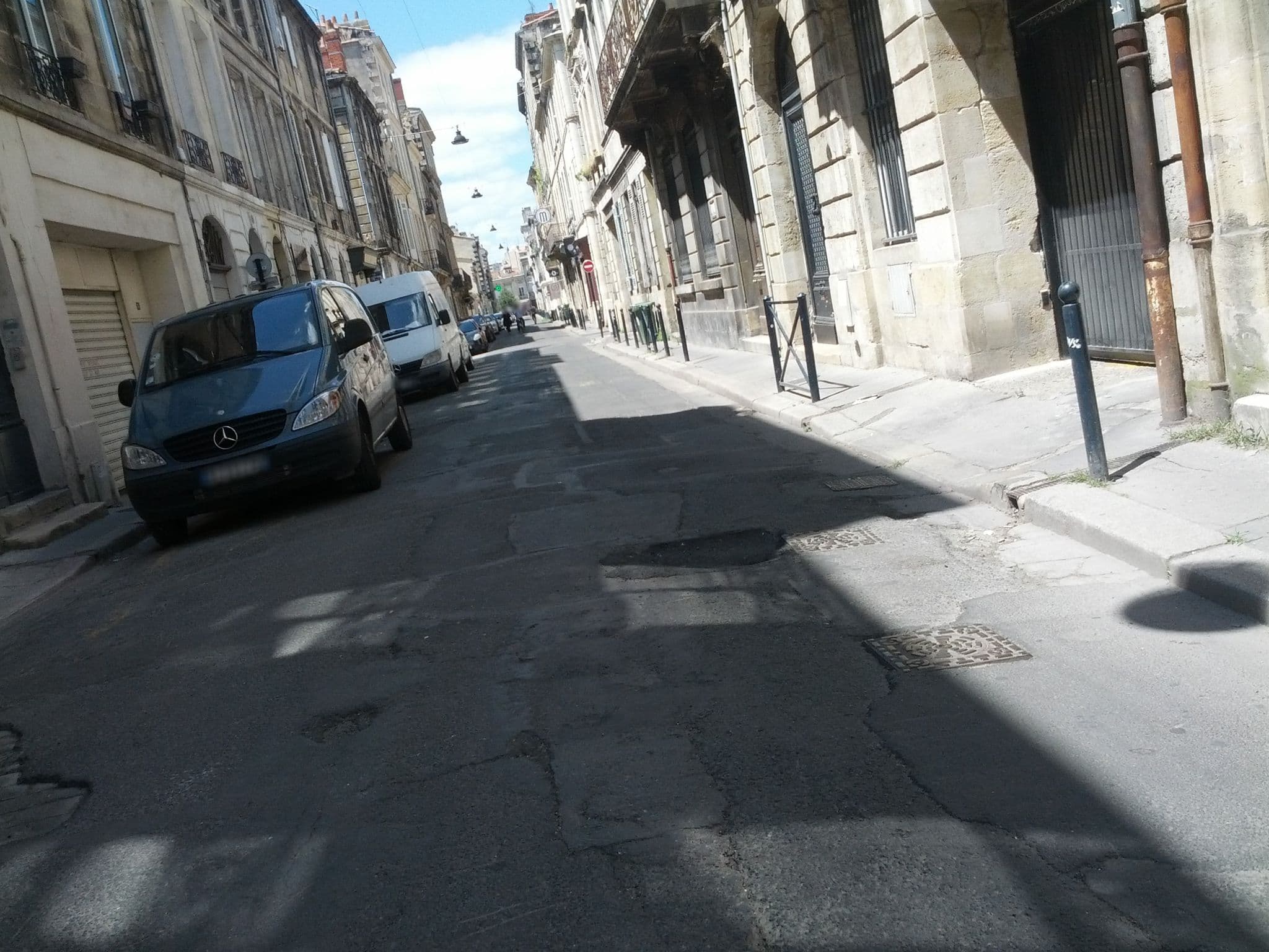 Street view near Hostel 20, Bordeaux — © frodrigo (CC BY-SA · Mapillary)