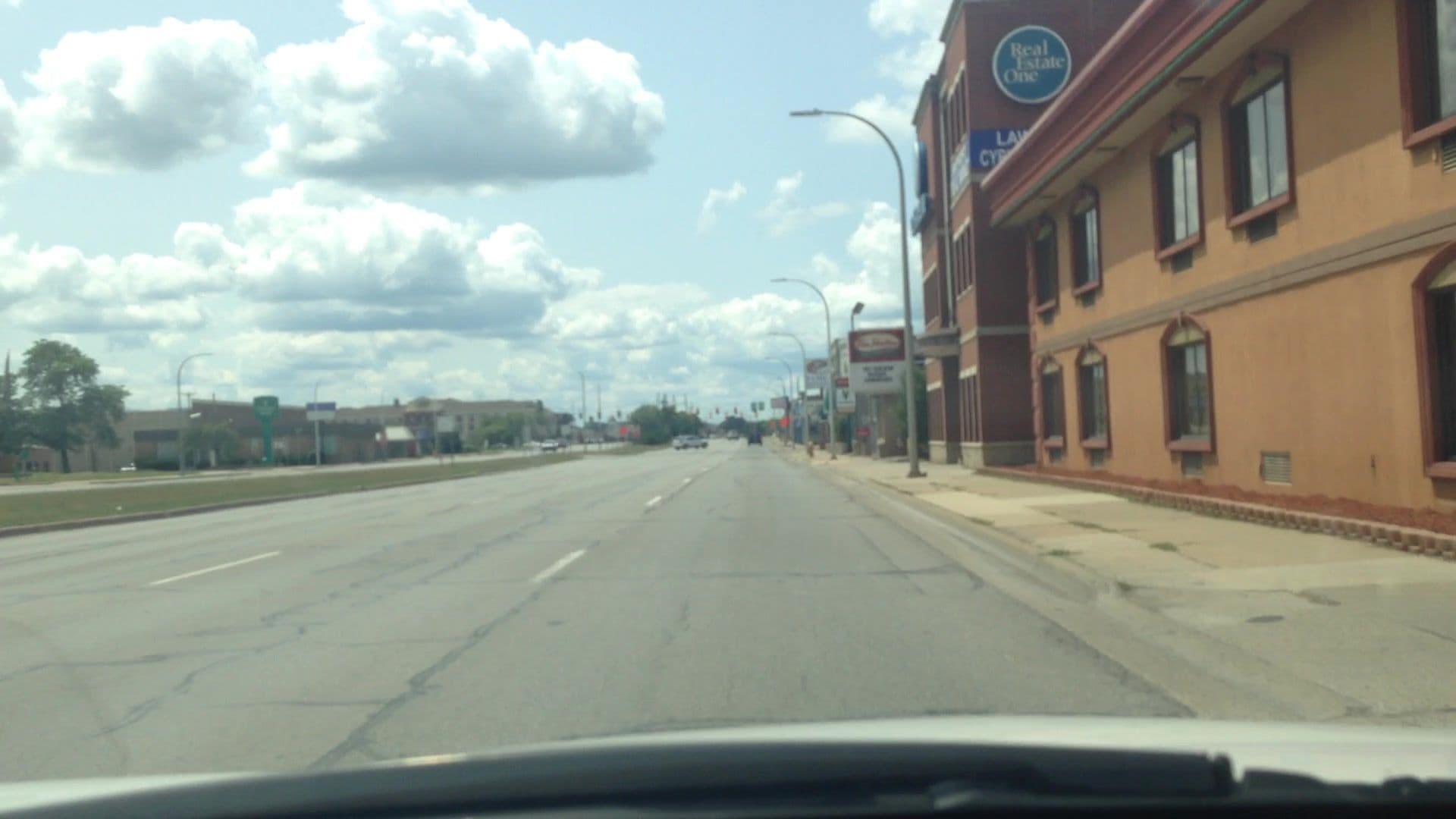 Street view near Econo Lodge, Inkster — © lvl5 (CC BY-SA · Mapillary)