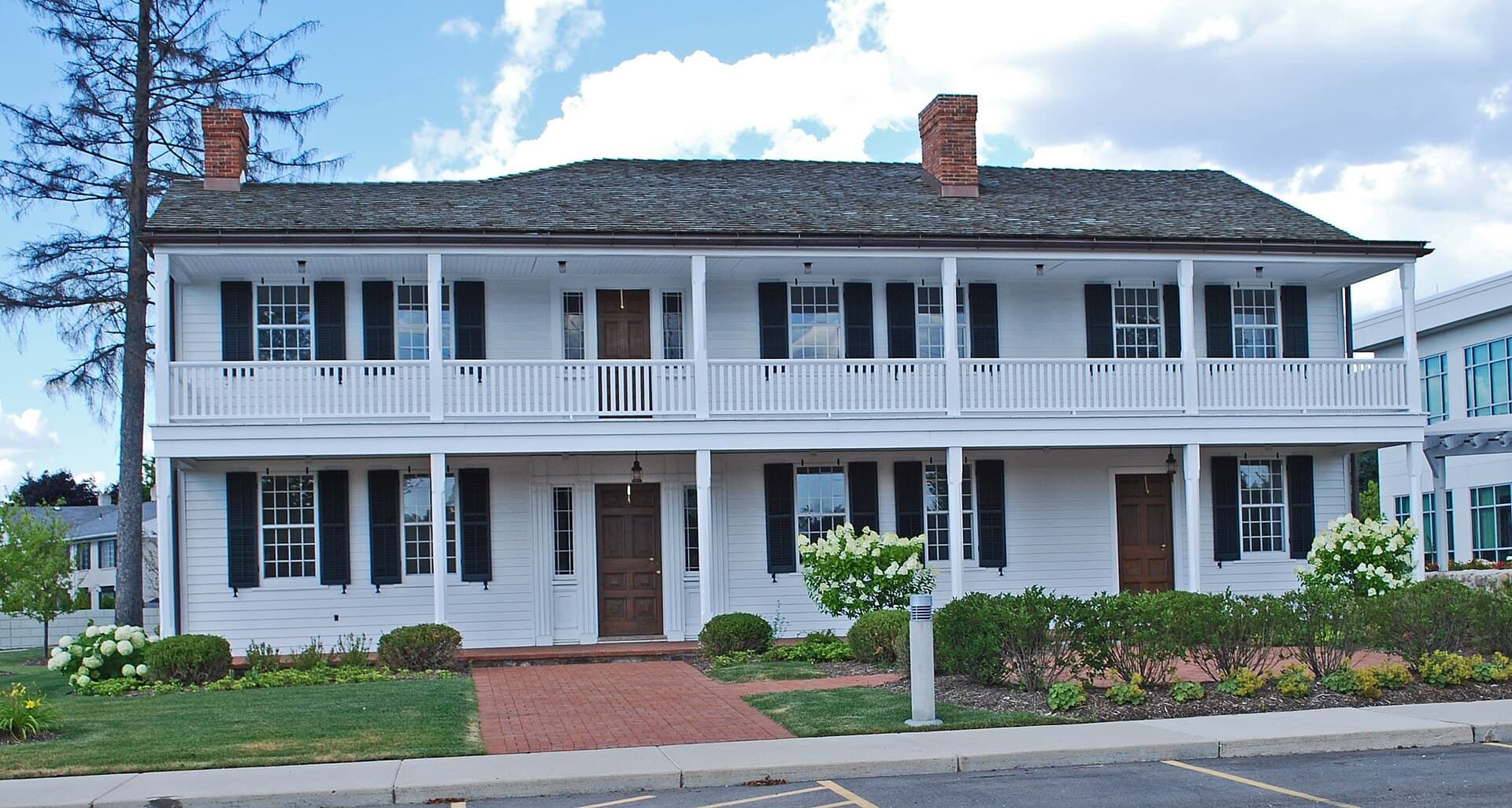 Botsford Inn (via Wikimedia Commons, CC BY-SA 3.0)