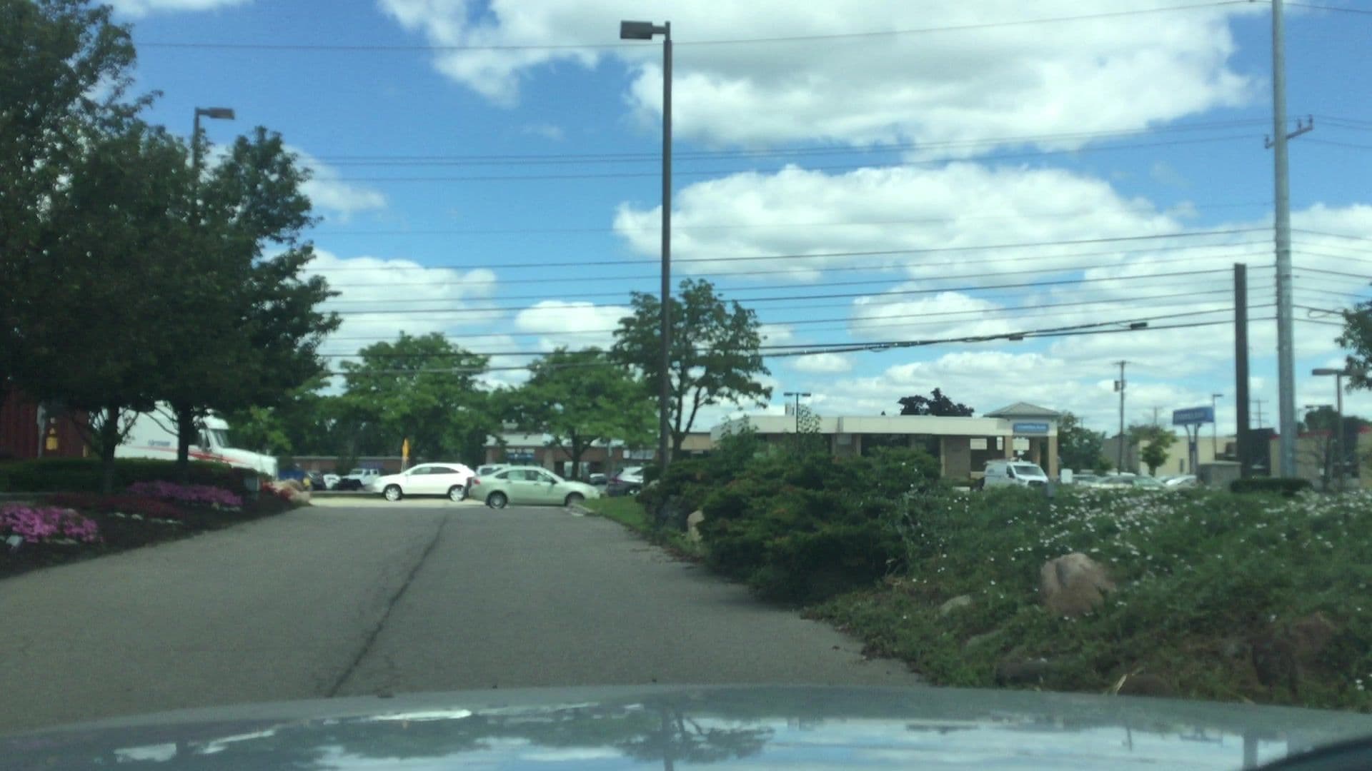 Street view near Trans Inns Management Inc, Farmington Hills — © lvl5 (CC BY-SA · Mapillary)