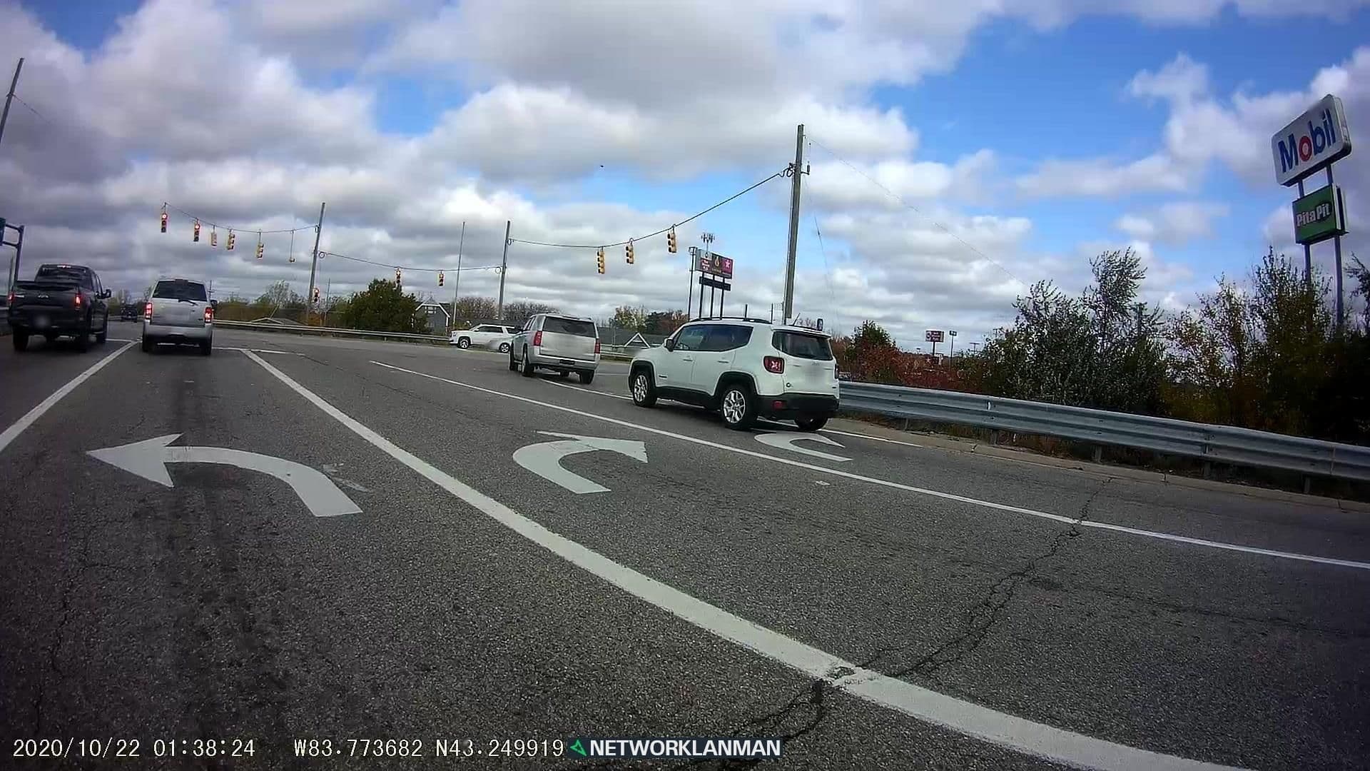 Street view near Magnuson Hotel Birch Run, Birch Run — © networklanman (CC BY-SA · Mapillary)