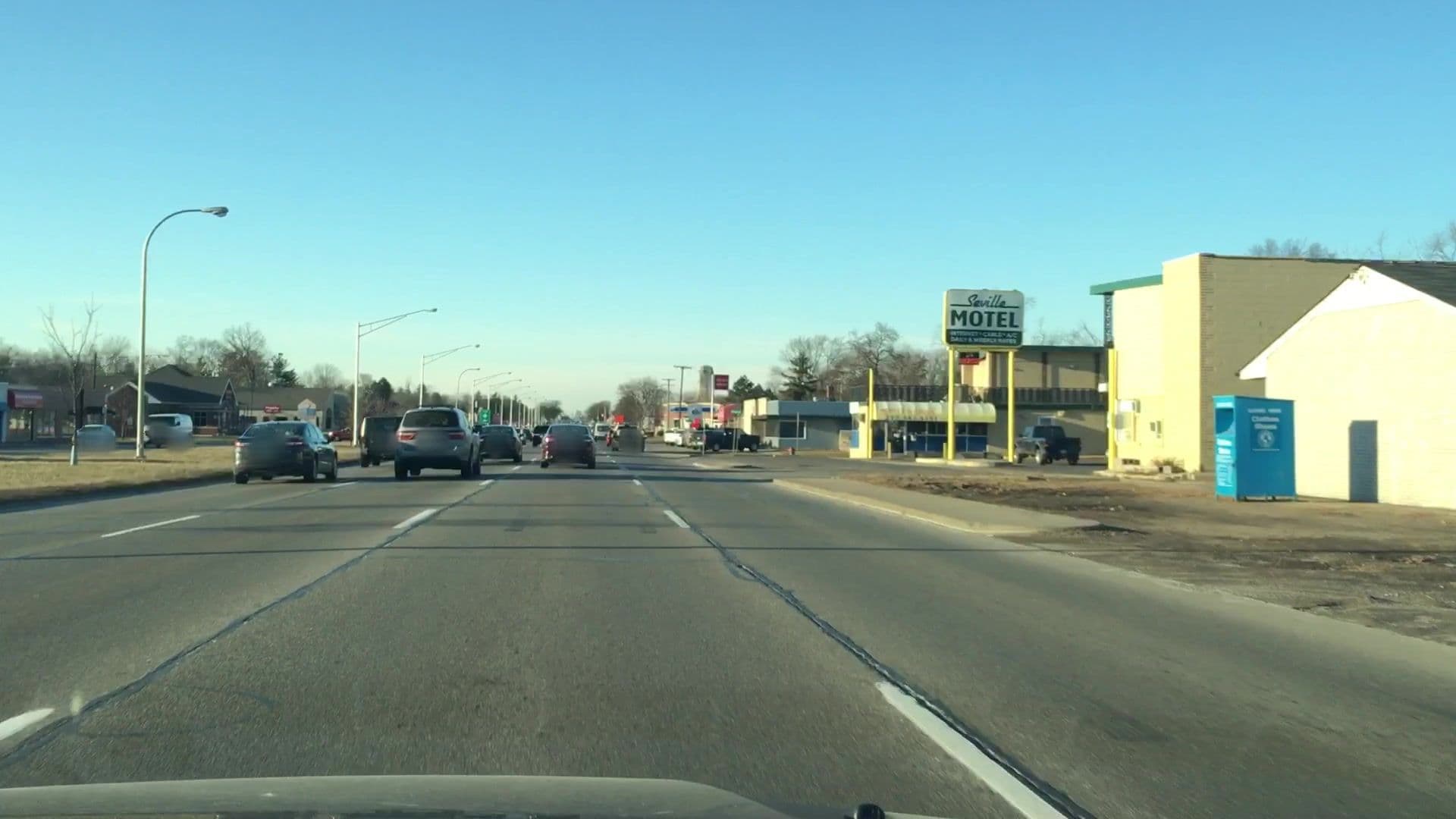 Street view near Saranay Motel, Berkley — © lvl5 (CC BY-SA · Mapillary)