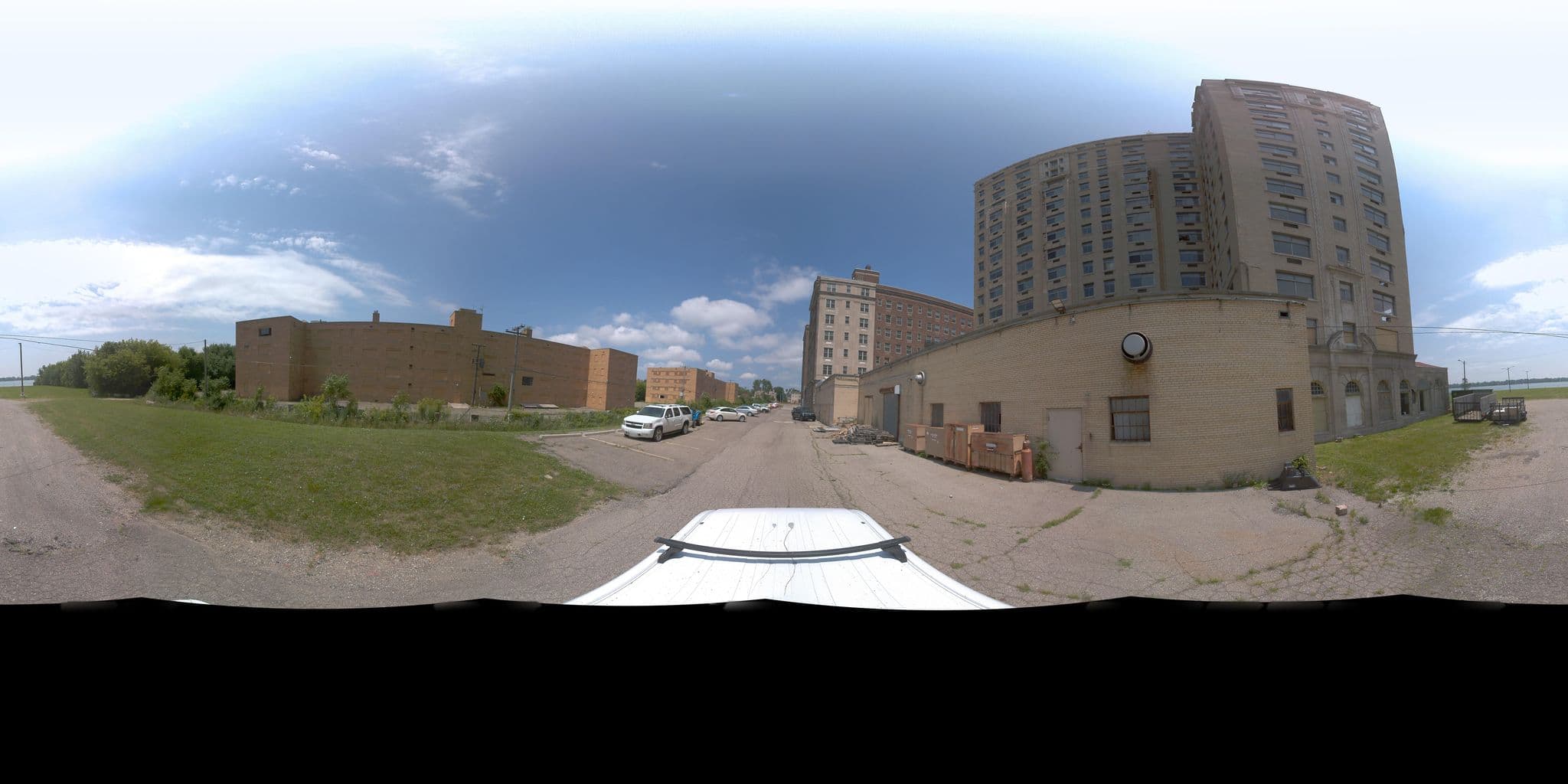 Street view near Whittier Hotel, Grosse Pointe Park — © codgis (CC BY-SA · Mapillary)