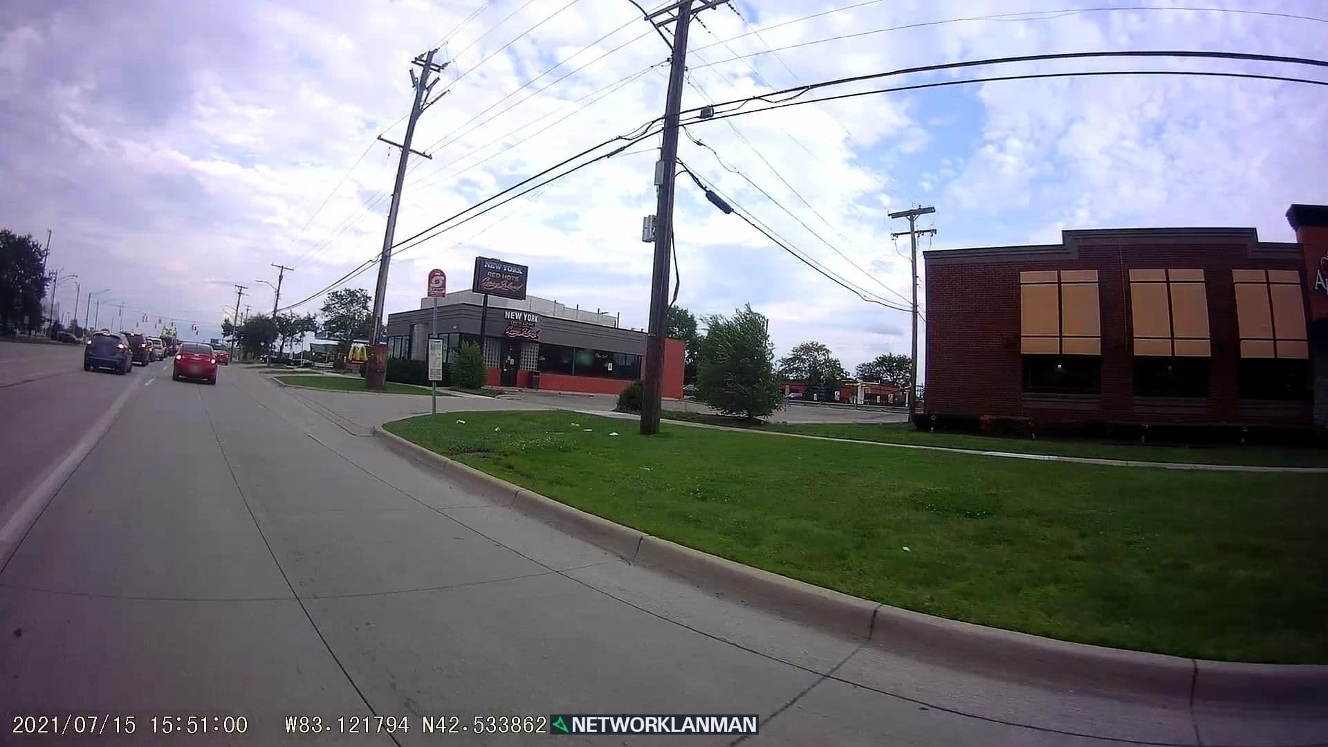 Street view near Econolodge, Clawson — © networklanman (CC BY-SA · Mapillary)