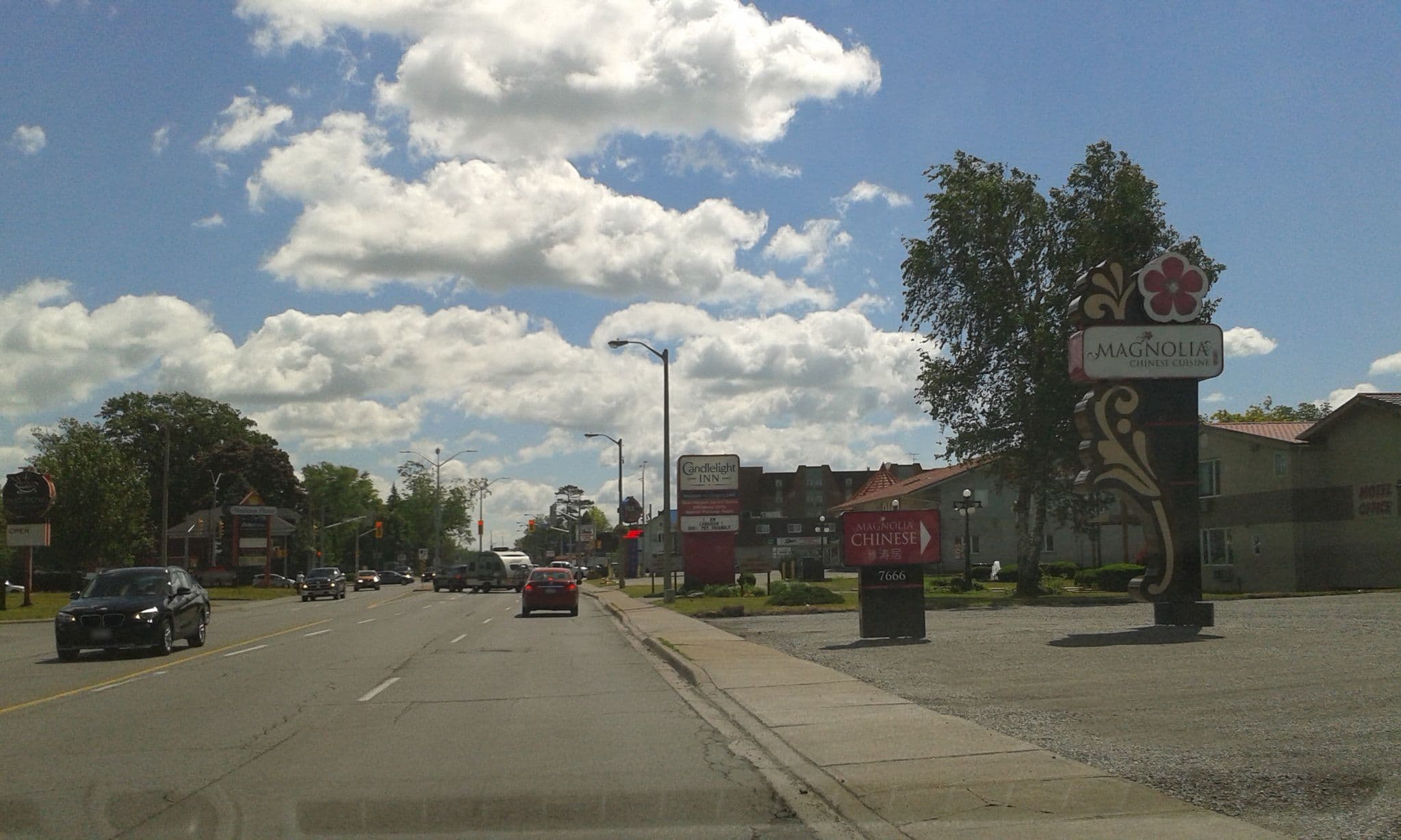 Street view near Flamingo Inn & Suites Niagara Falls, Niagara Falls — © thetornado76 (CC BY-SA · Mapillary)