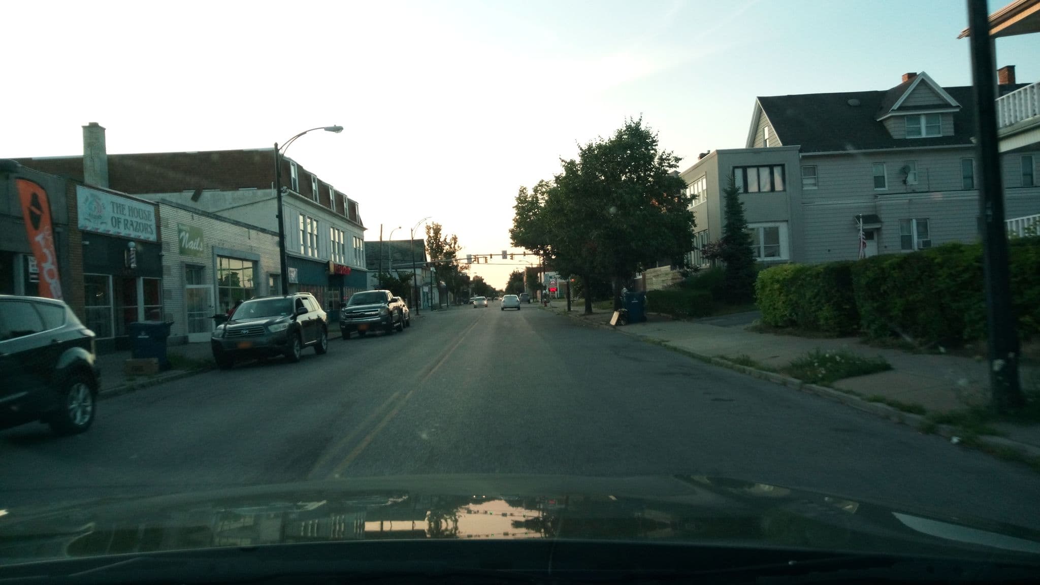 Street view near Riverside Bizarre, Grandyle Village — © russnelson (CC BY-SA · Mapillary)