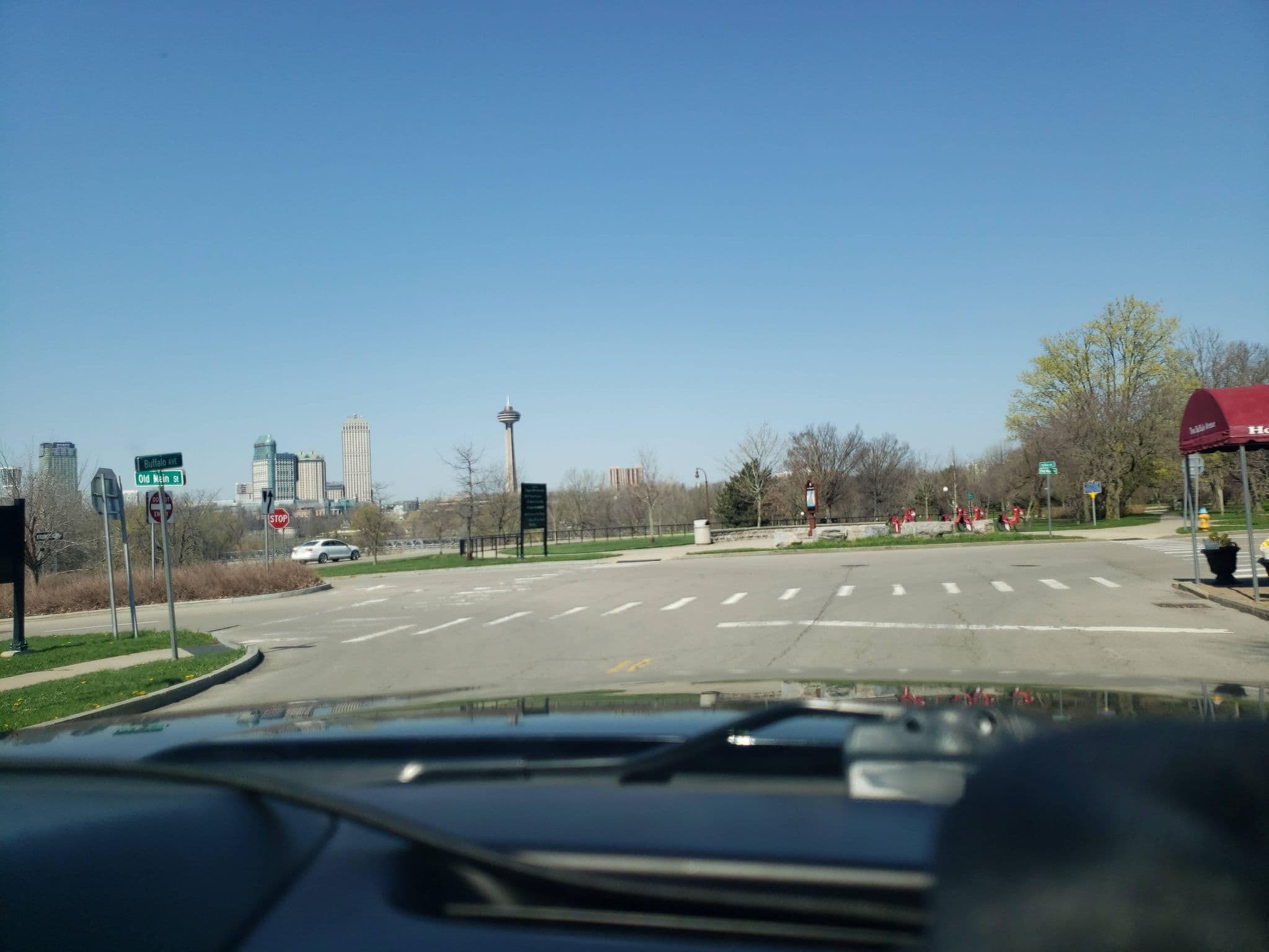 Street view near The Manchester Room, Niagara Falls — © Lanka6359 (CC BY-SA · Mapillary)
