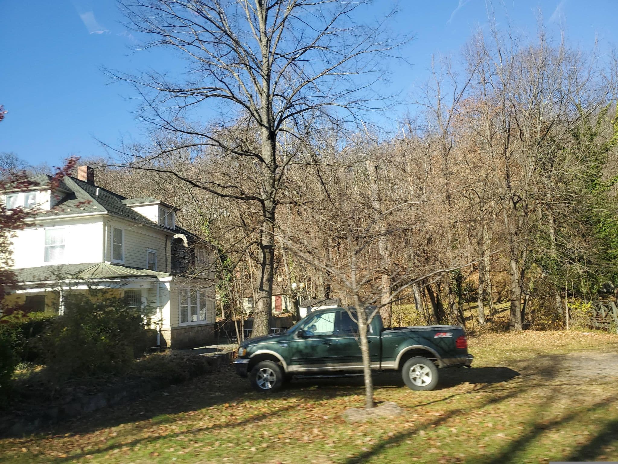 Street view near Brookside Manor, Martinsburg — © cmitchell (CC BY-SA · Mapillary)