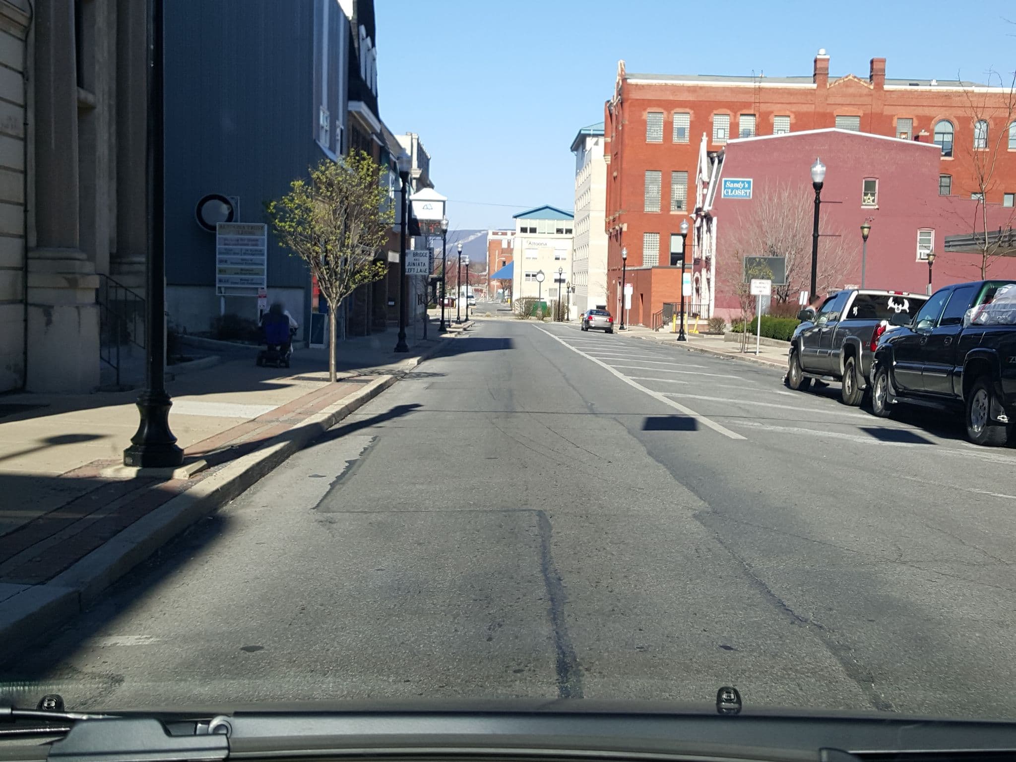 Street view near Hotel Hell, Altoona — © dgearhart (CC BY-SA · Mapillary)