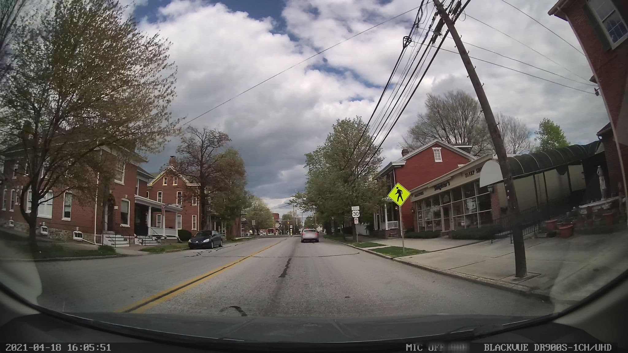 Street view near Adam's Apple Bed and Breakfast, New Oxford — © cpels23 (CC BY-SA · Mapillary)