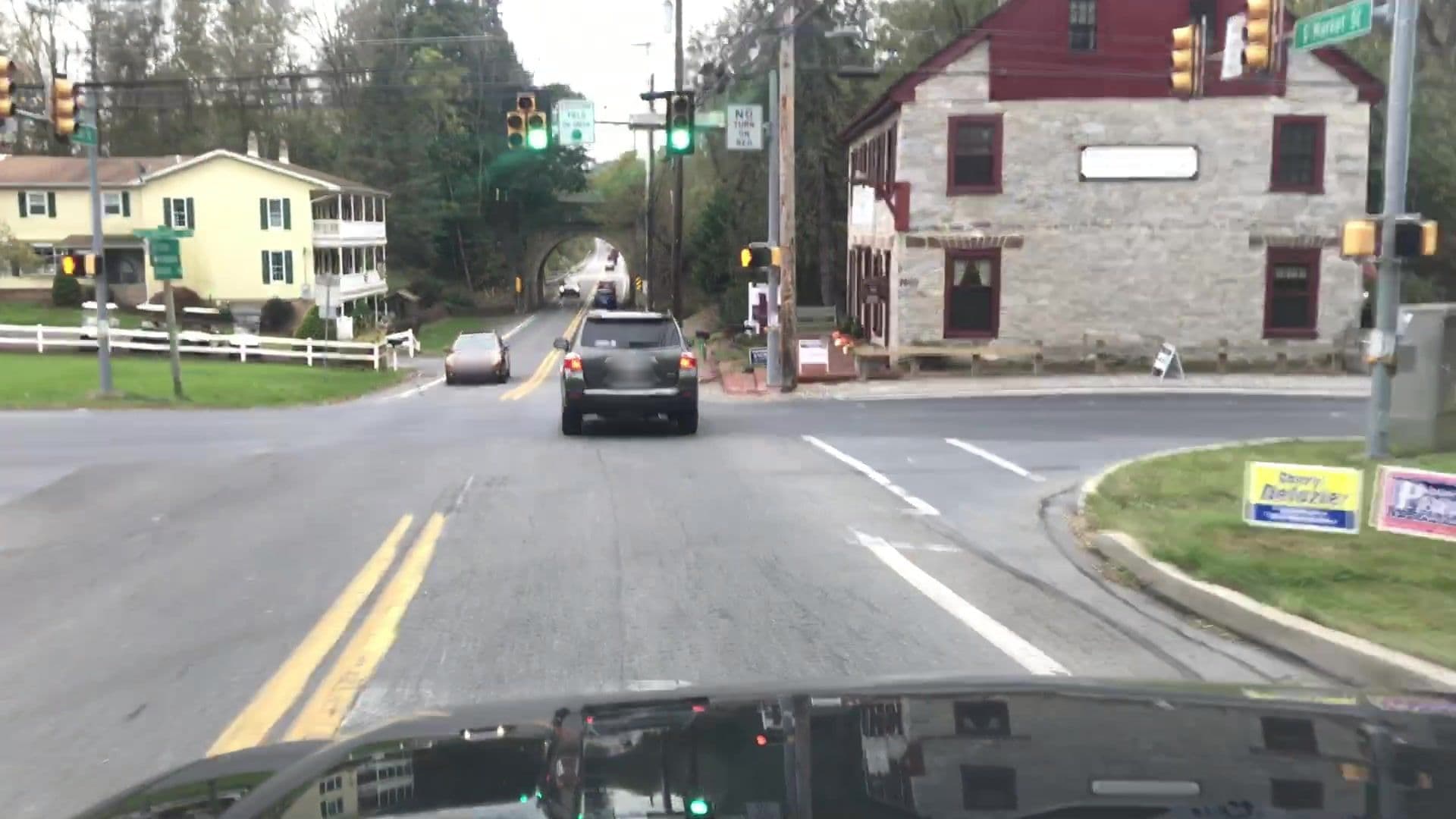 Street view near Colonial Crossroads Bed & Breakfast, Mechanicsburg — © lvl5 (CC BY-SA · Mapillary)