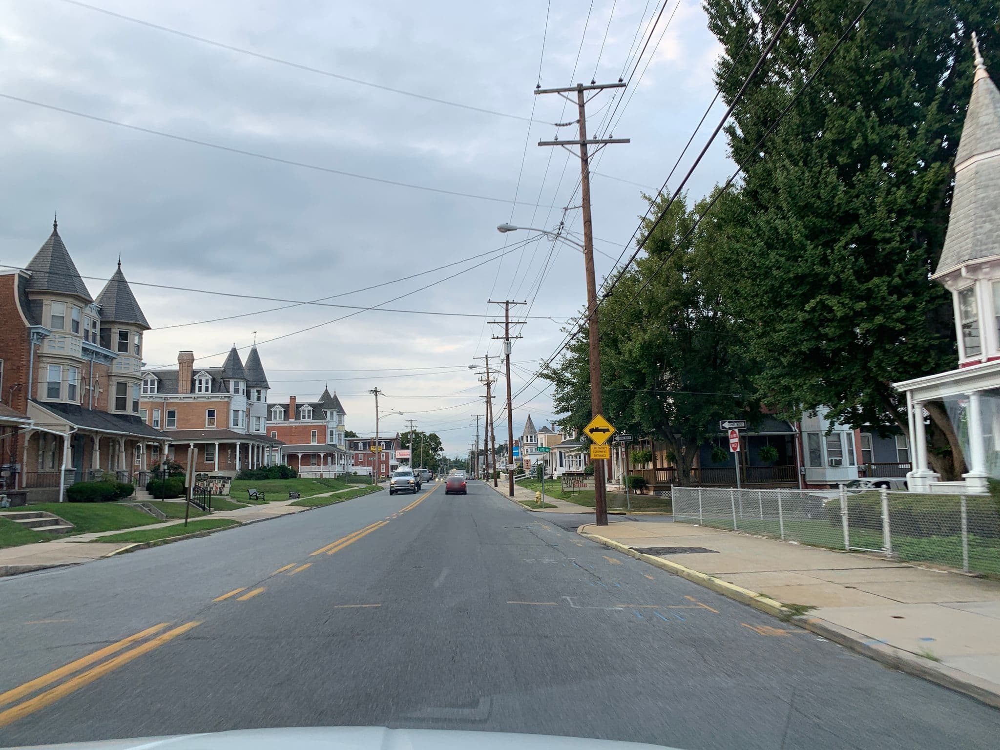 Street view near The Rest Zone, North York — © mdroads (CC BY-SA · Mapillary)