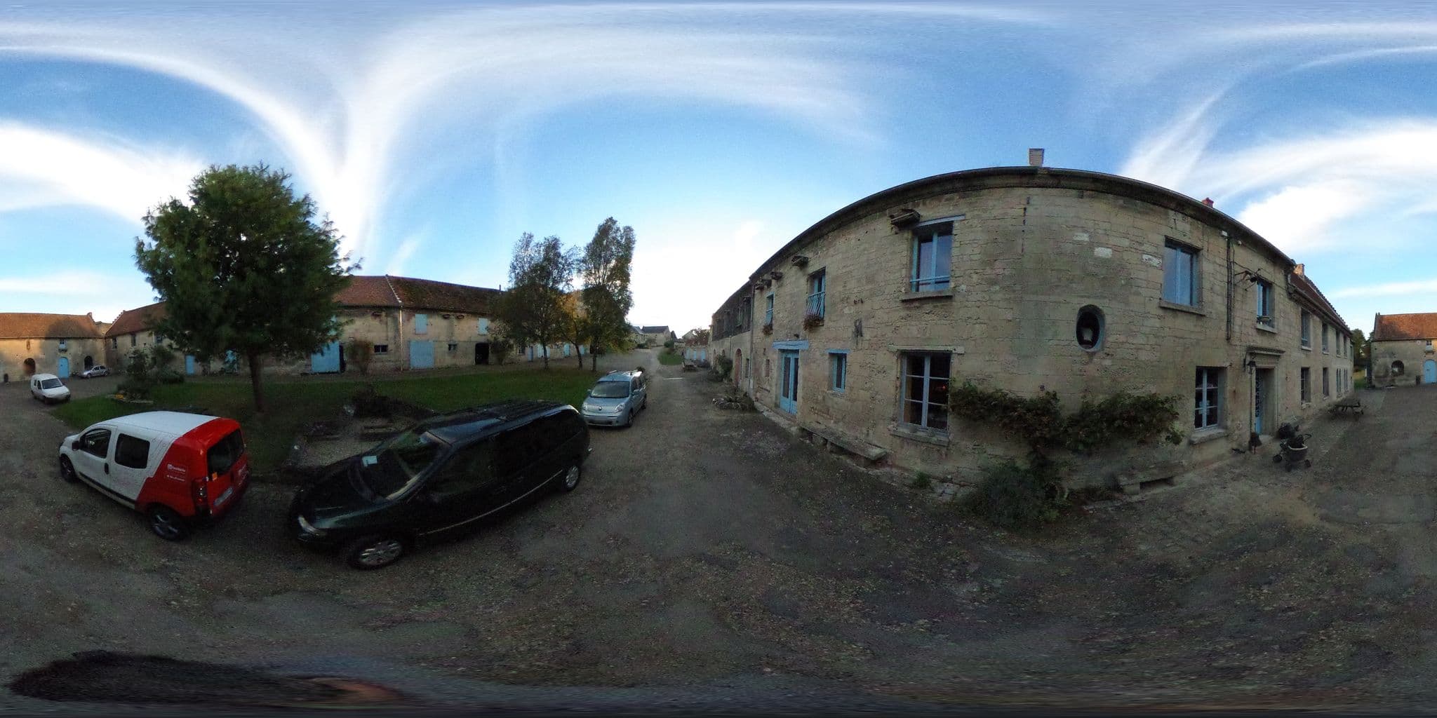 Street view near Ferme de la Montagne, Ambleny — © zimmy (CC BY-SA · Mapillary)