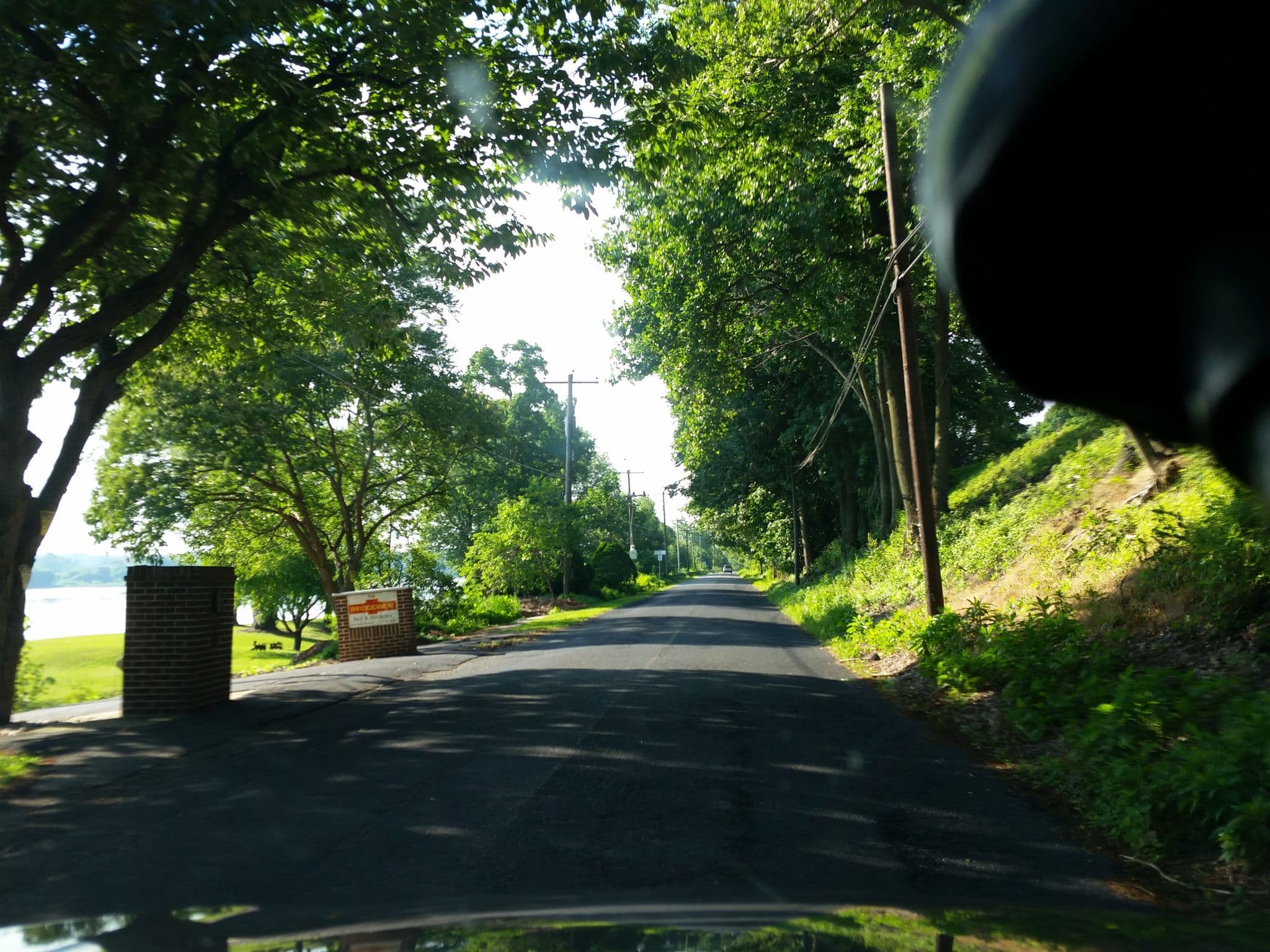 Street view near Bridgeview Bed & Breakfast, Enola — © bonius (CC BY-SA · Mapillary)
