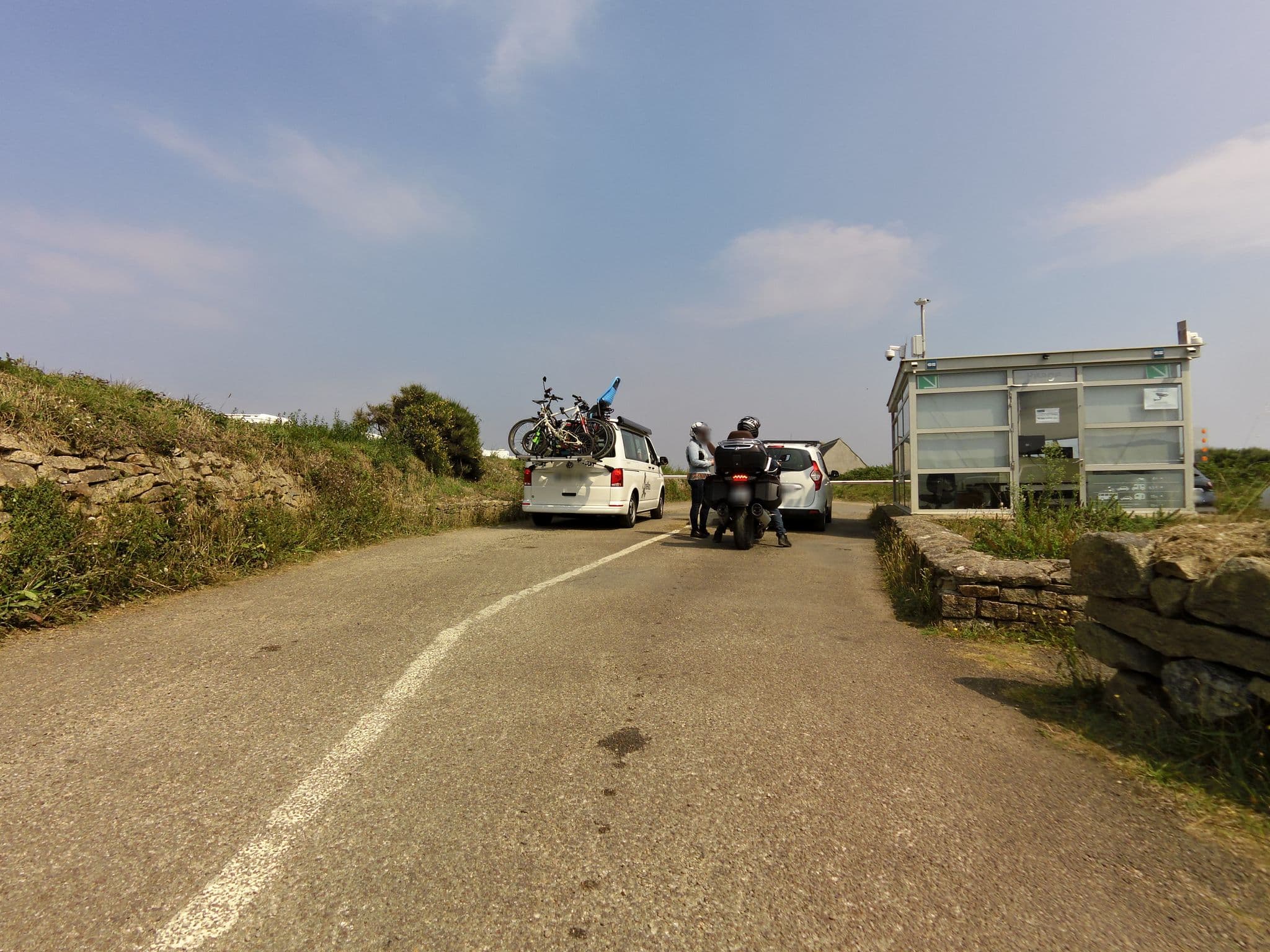 Street view near Aire de Camping-cars de la pointe du Raz, Plogoff — © hamlet (CC BY-SA · Mapillary)