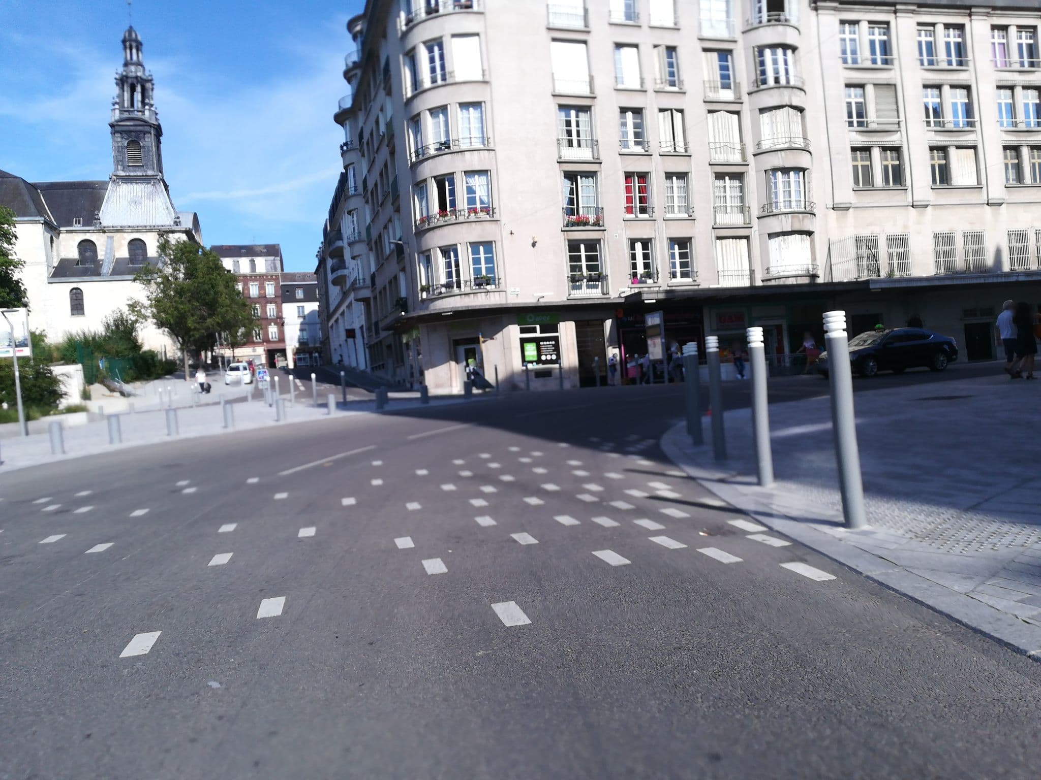 Street view near Hôtel Astrid, Rouen — © maftieu (CC BY-SA · Mapillary)